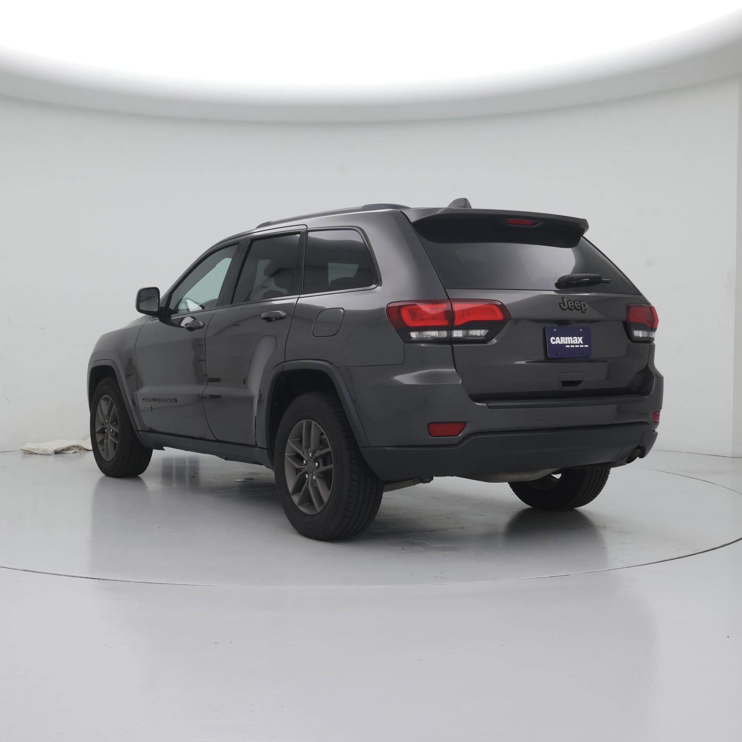 Thumbnail: 2016 Jeep Grand Cherokee - 2