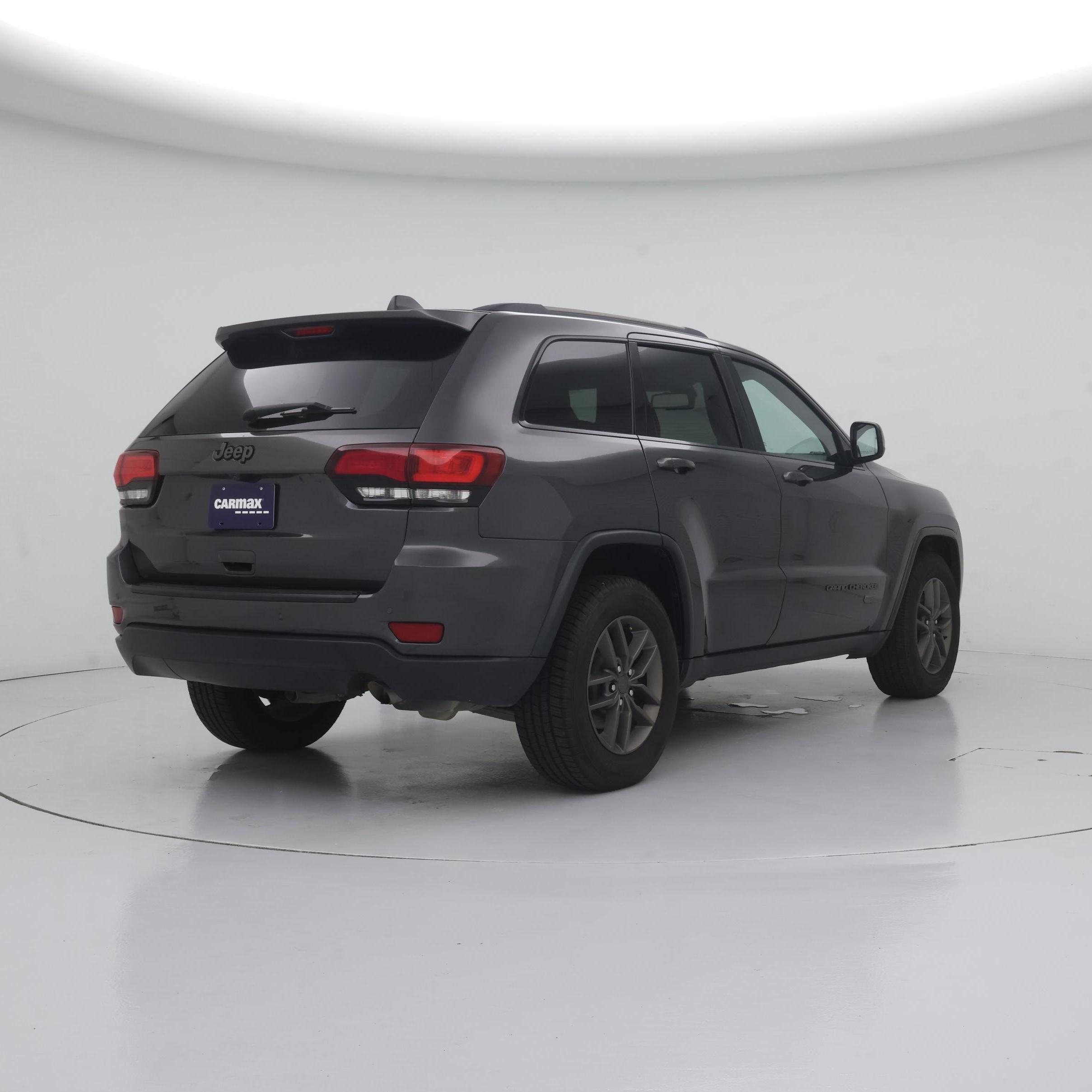 Thumbnail: 2016 Jeep Grand Cherokee - 8