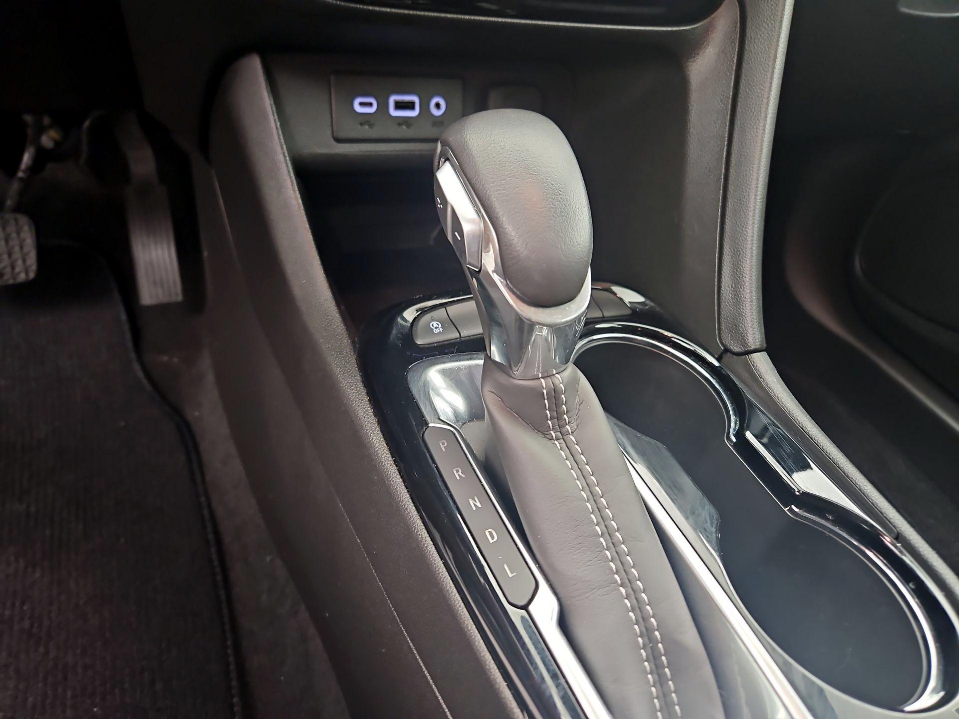 Thumbnail: 2022 Buick Encore GX - 17