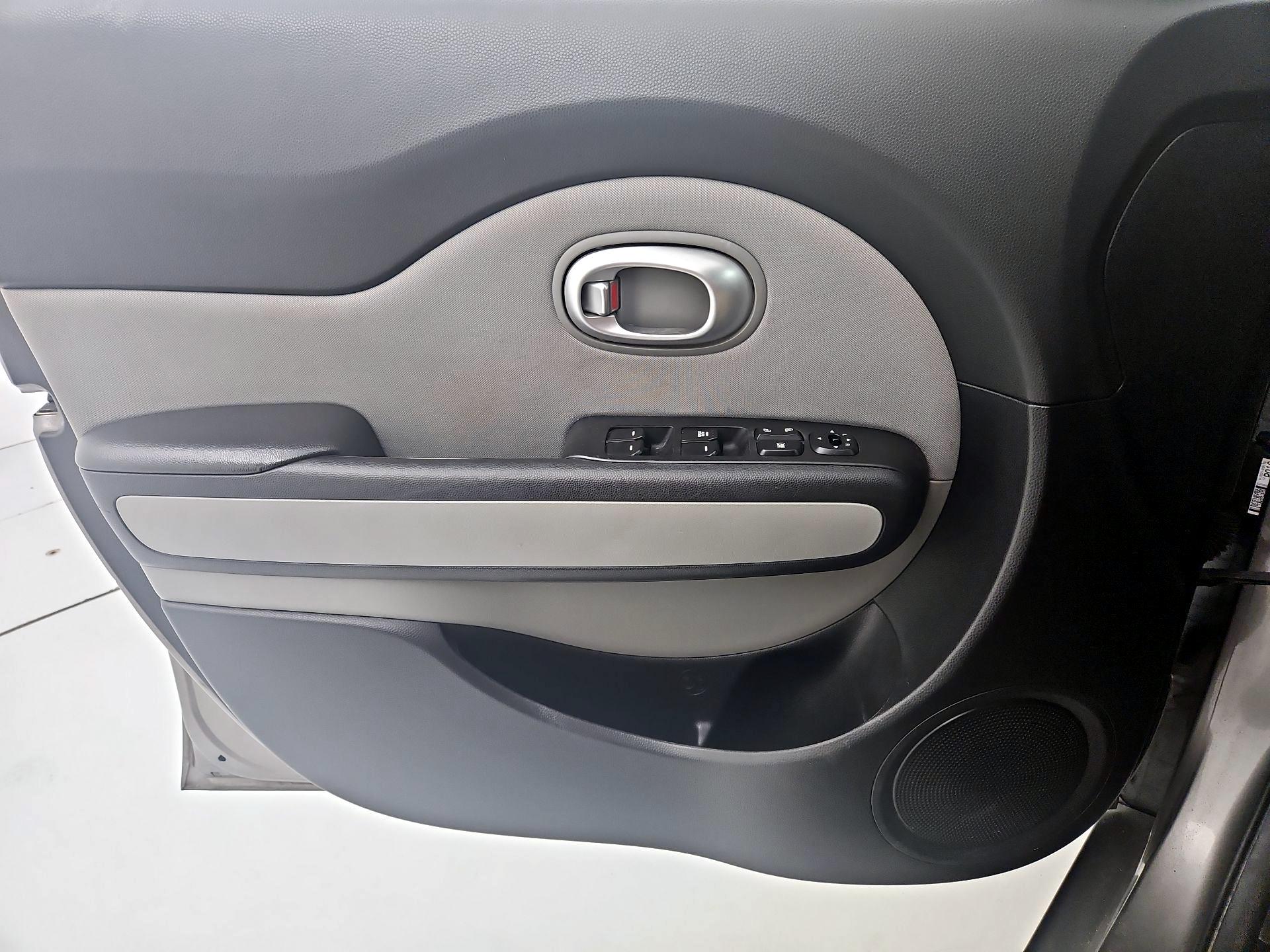 Thumbnail: 2016 Kia Soul - 12