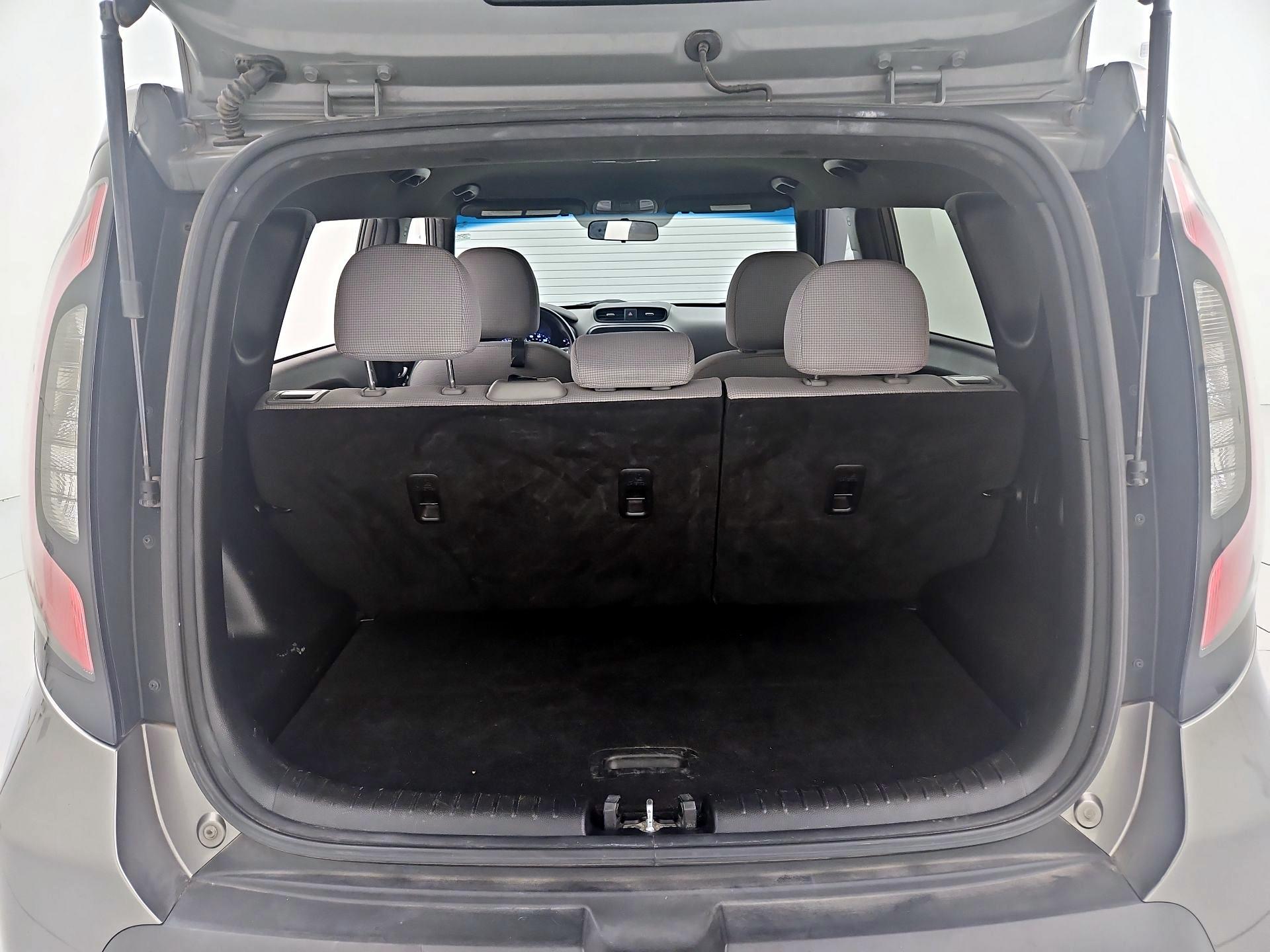 Thumbnail: 2016 Kia Soul - 19