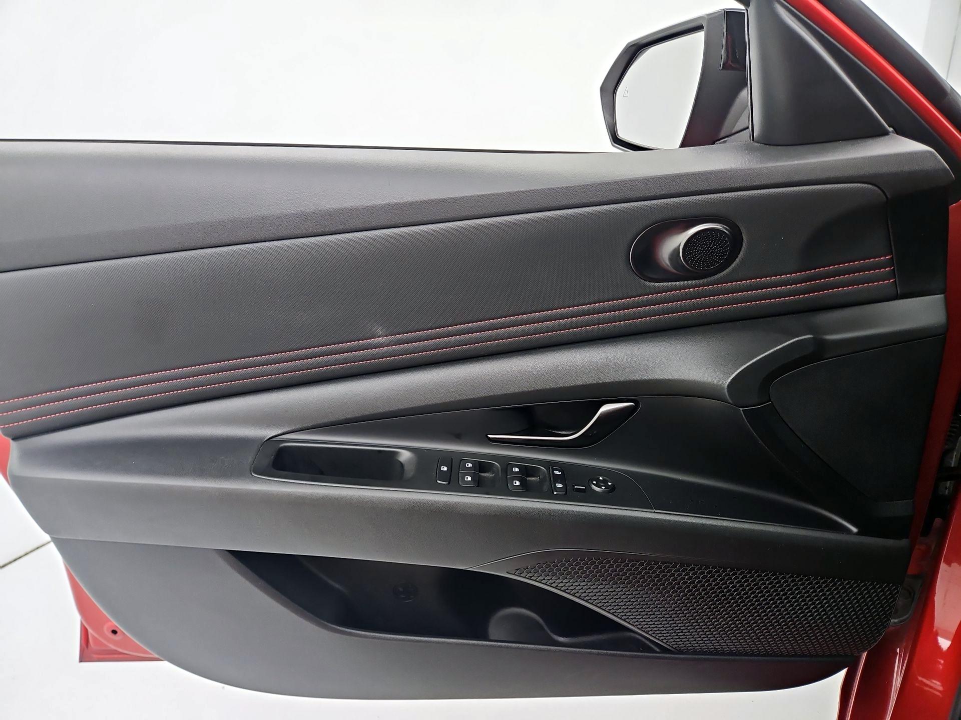 Thumbnail: 2022 Hyundai Elantra - 12