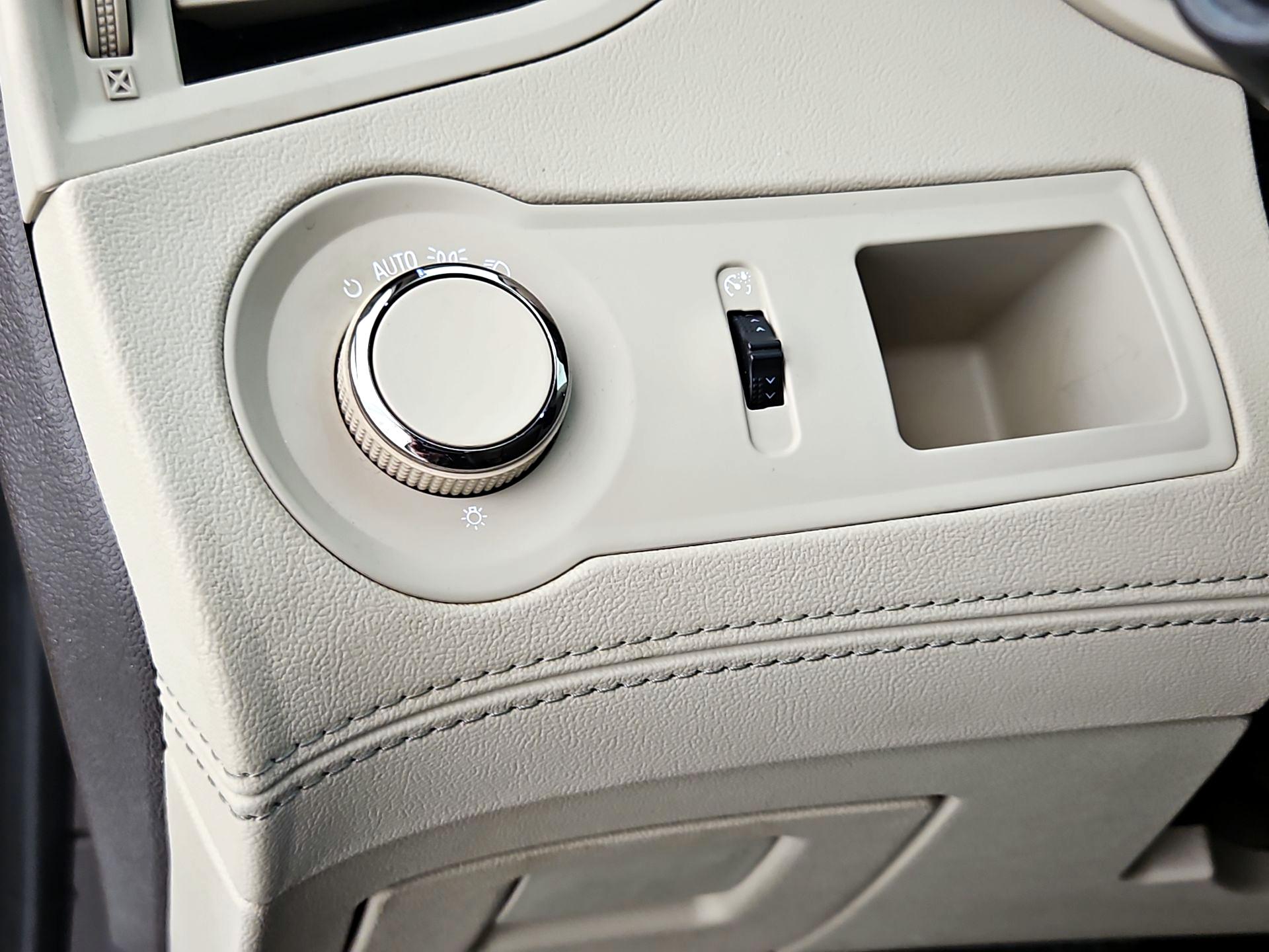 Thumbnail: 2014 Buick LaCrosse - 13