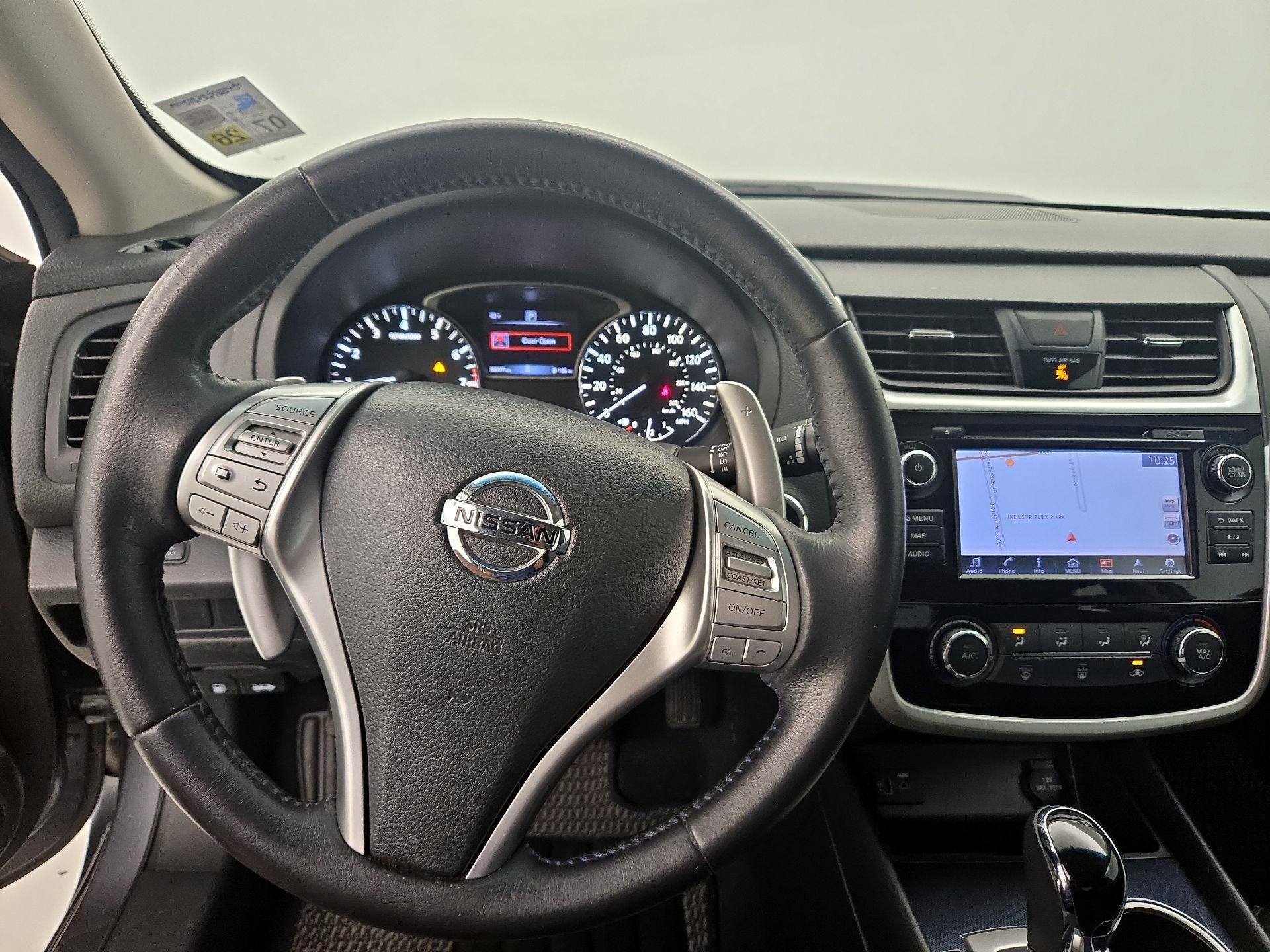 Thumbnail: 2018 Nissan Altima - 10