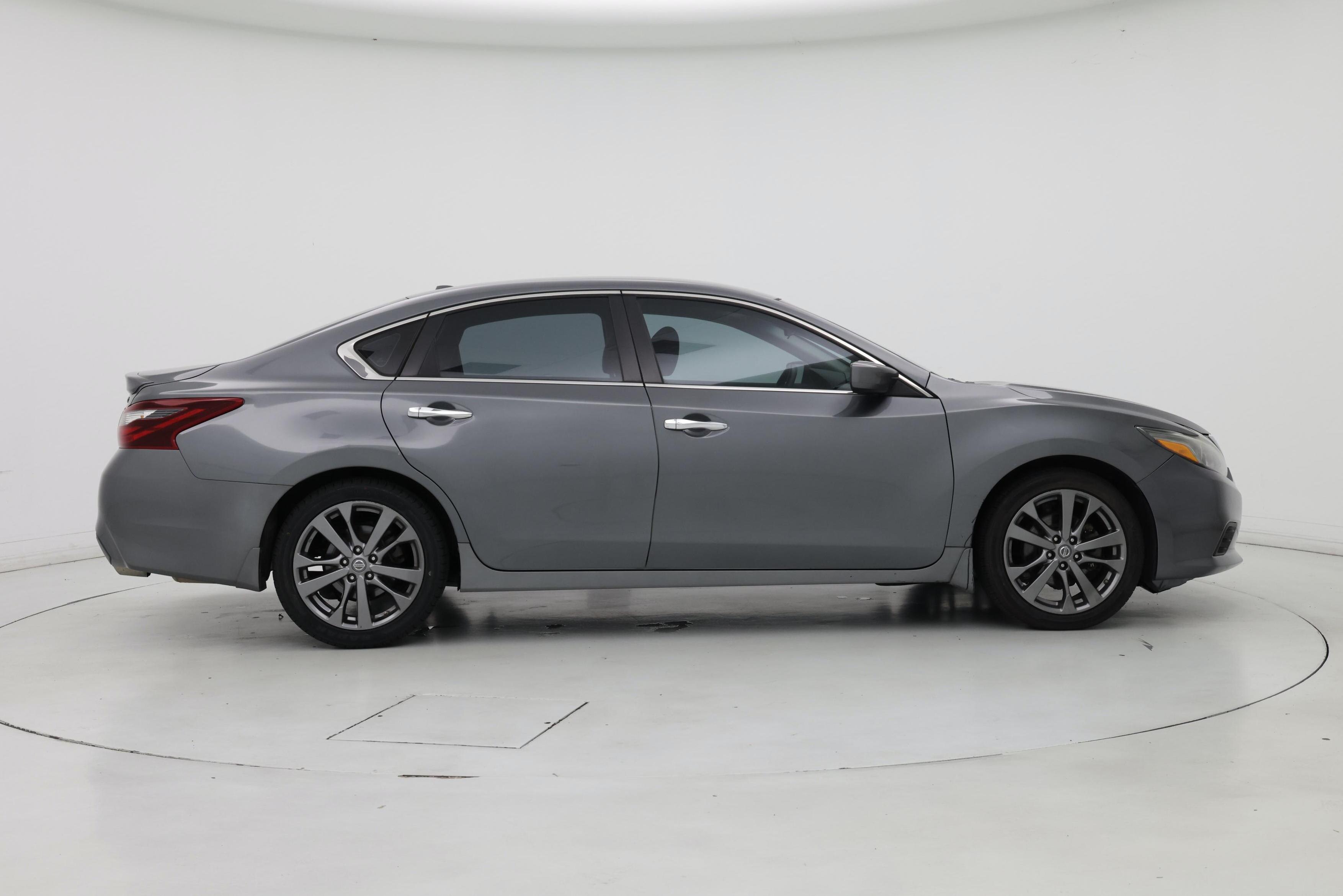 Thumbnail: 2018 Nissan Altima - 7
