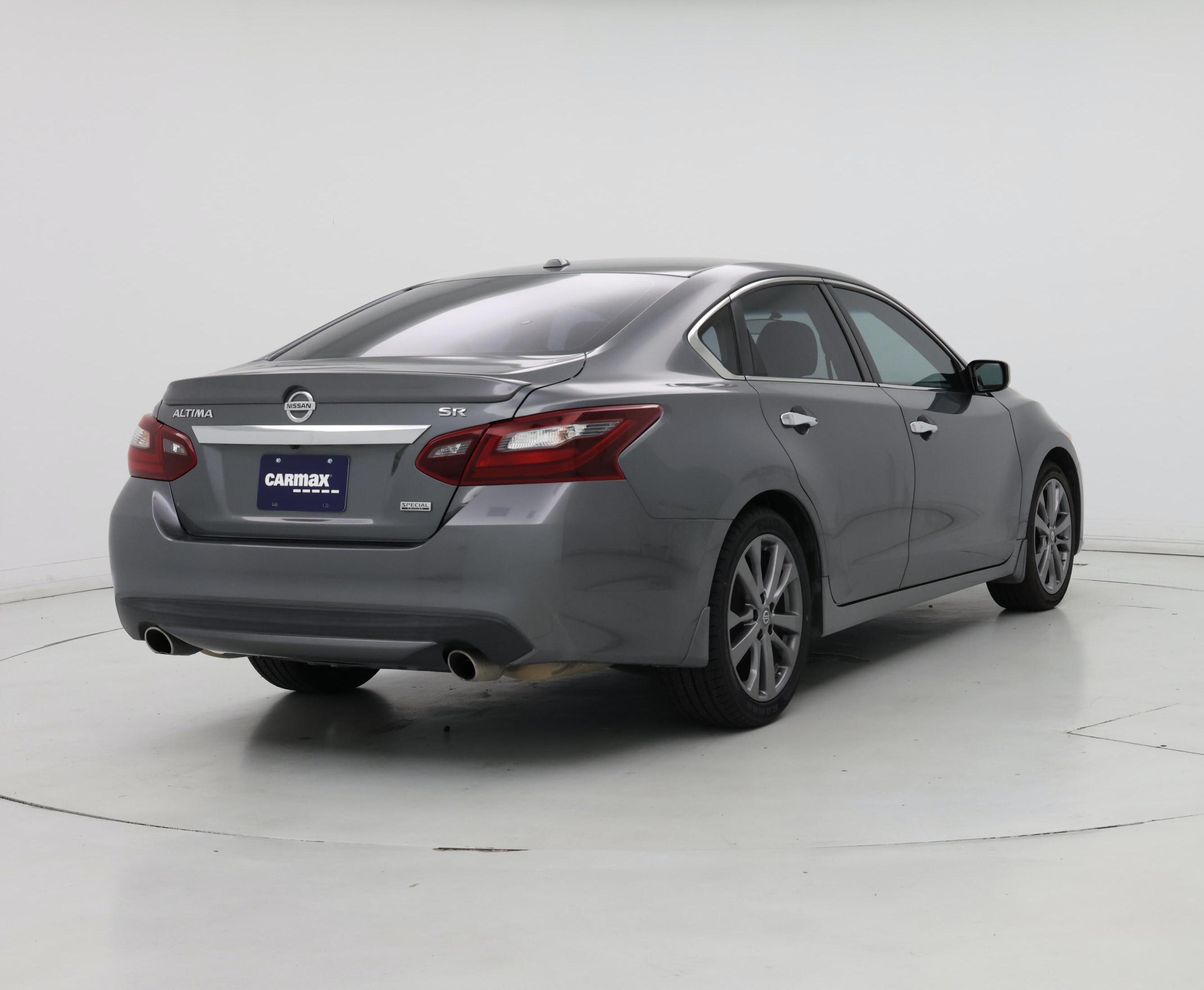 Thumbnail: 2018 Nissan Altima - 8