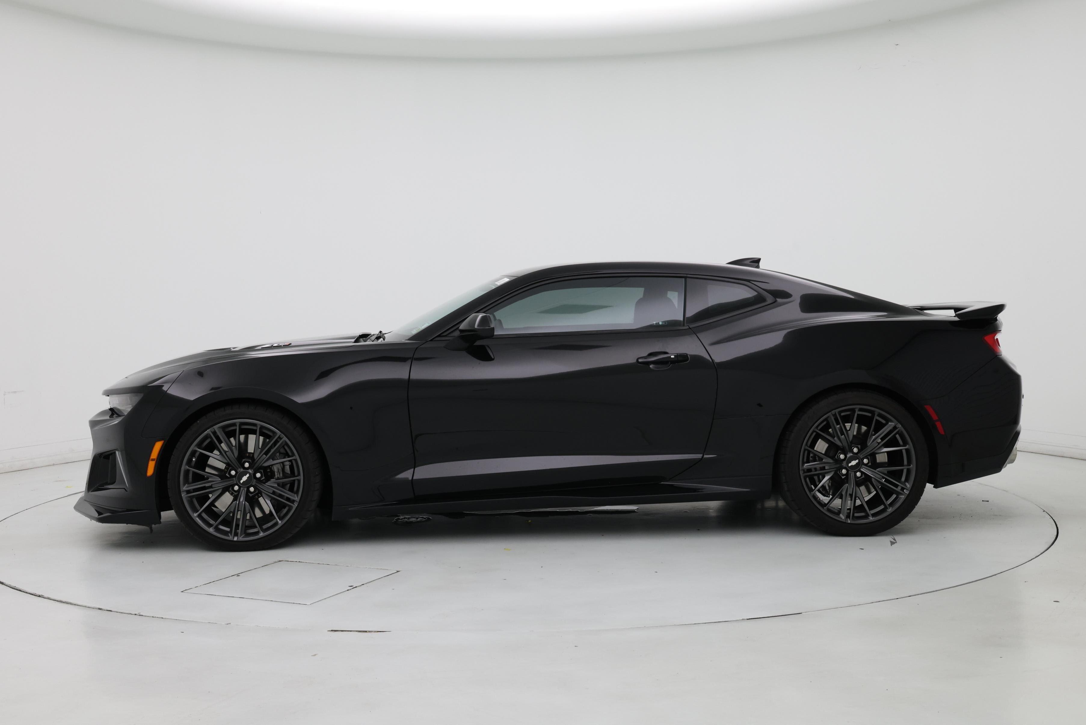 Thumbnail: 2018 Chevrolet Camaro - 3