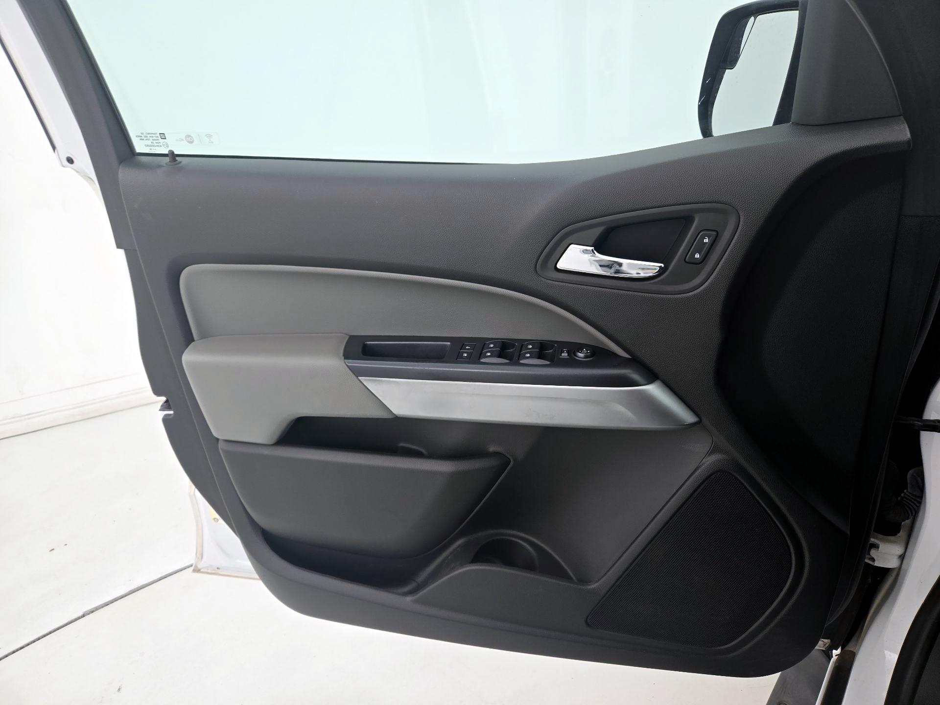 Thumbnail: 2016 Chevrolet Colorado - 12