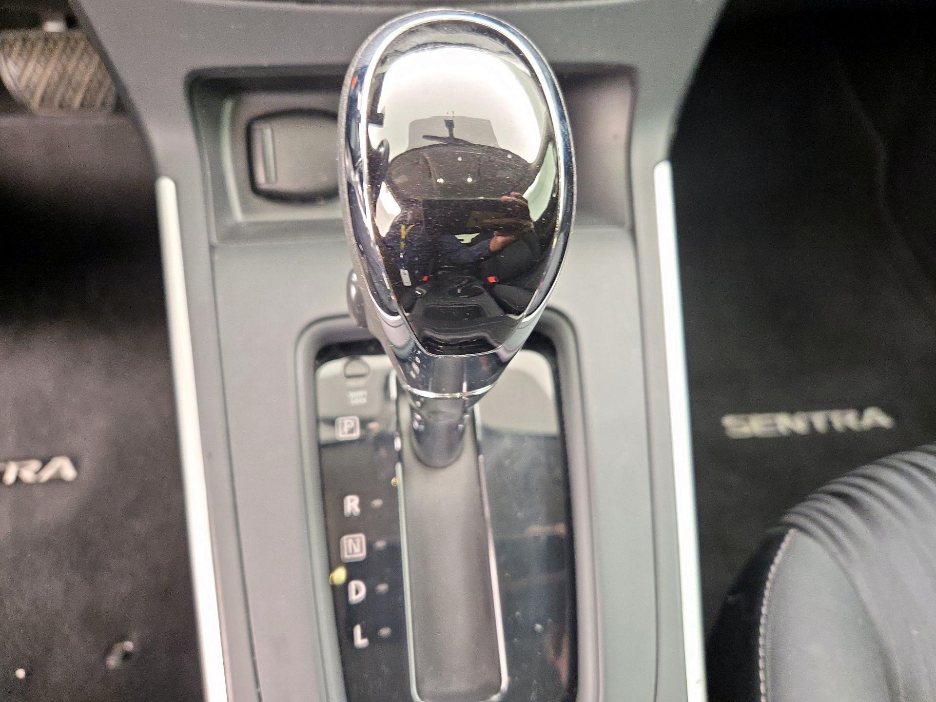 Thumbnail: 2019 Nissan Sentra - 17