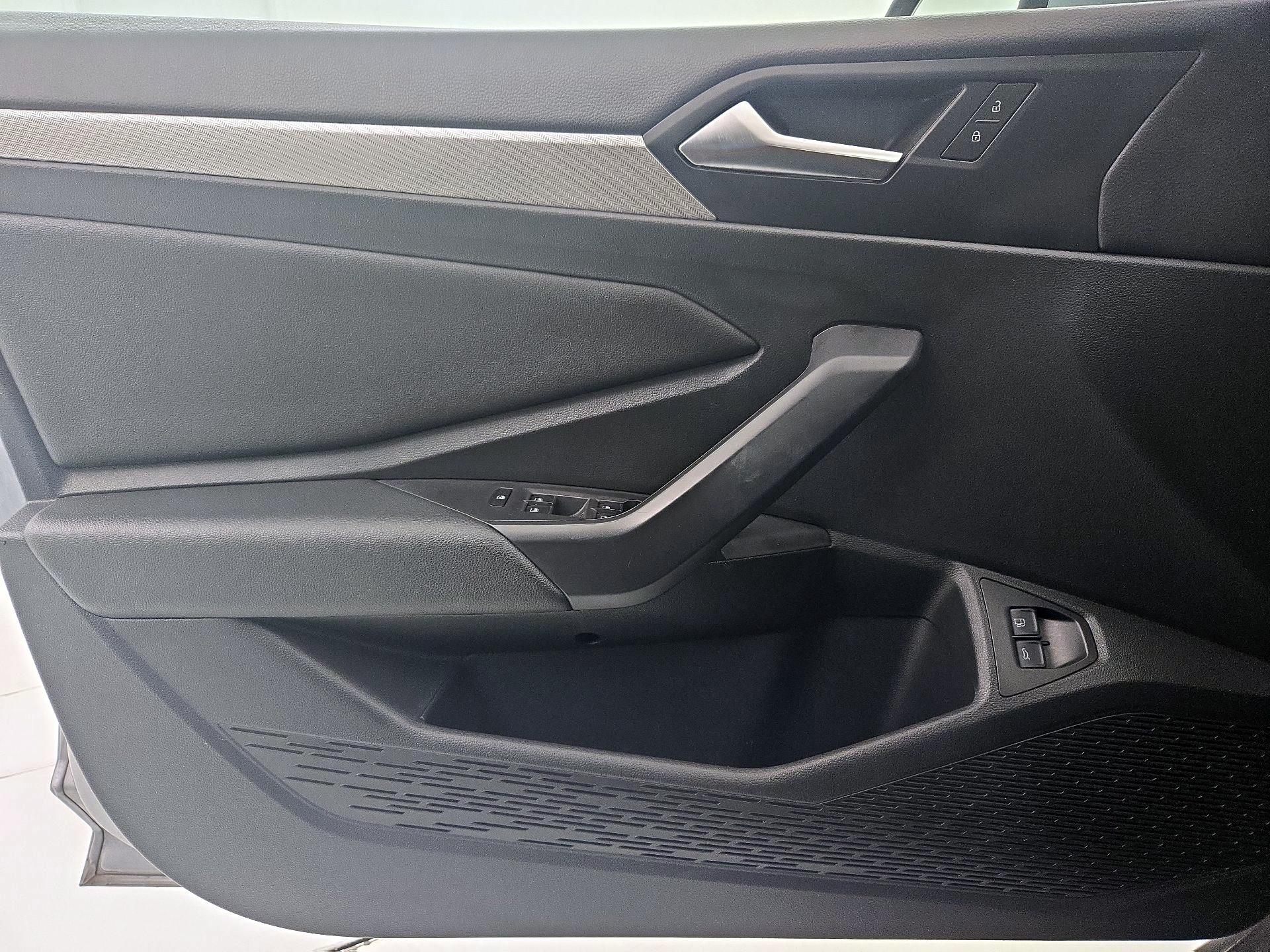 Thumbnail: 2021 Volkswagen Jetta - 12