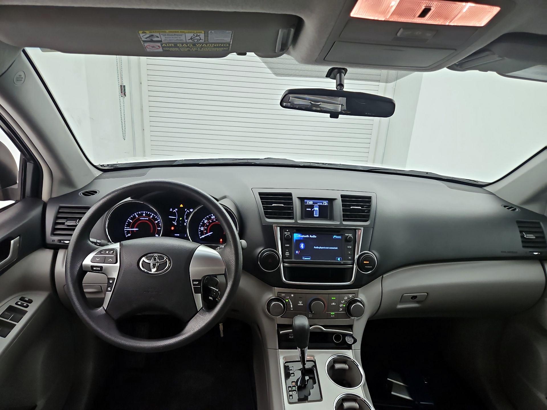 Thumbnail: 2013 Toyota Highlander - 9