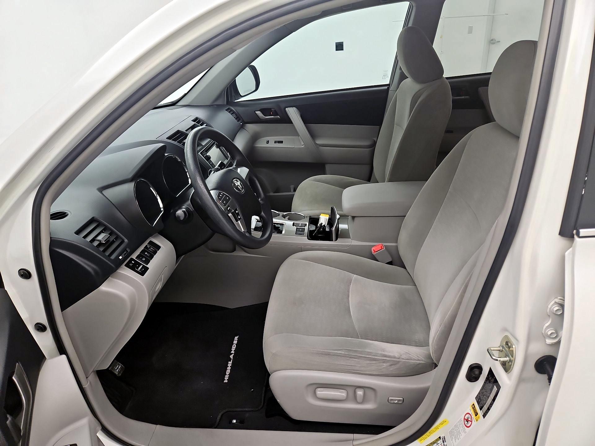 Thumbnail: 2013 Toyota Highlander - 11