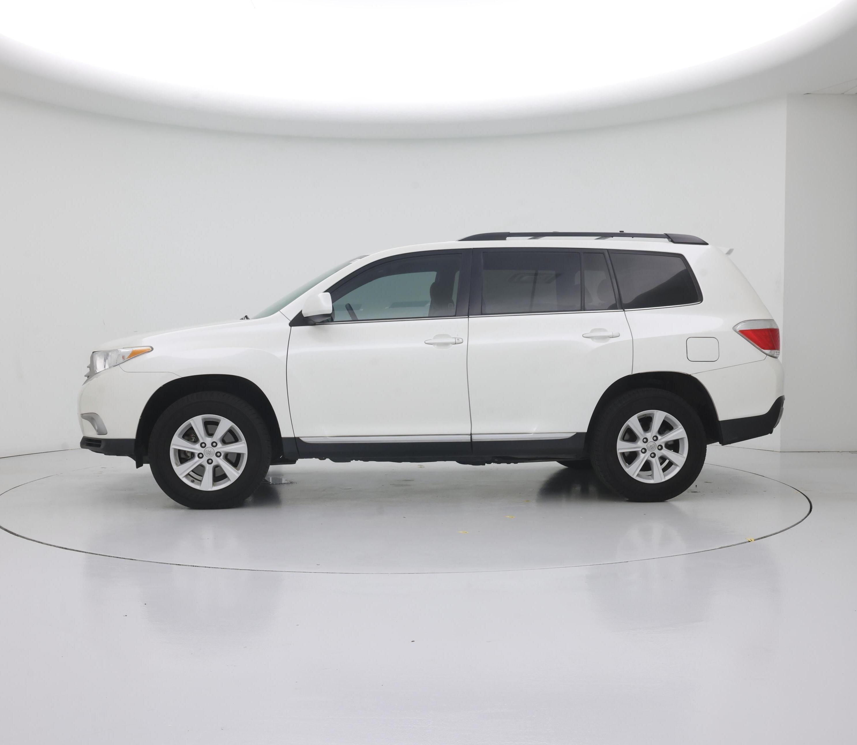 Thumbnail: 2013 Toyota Highlander - 3
