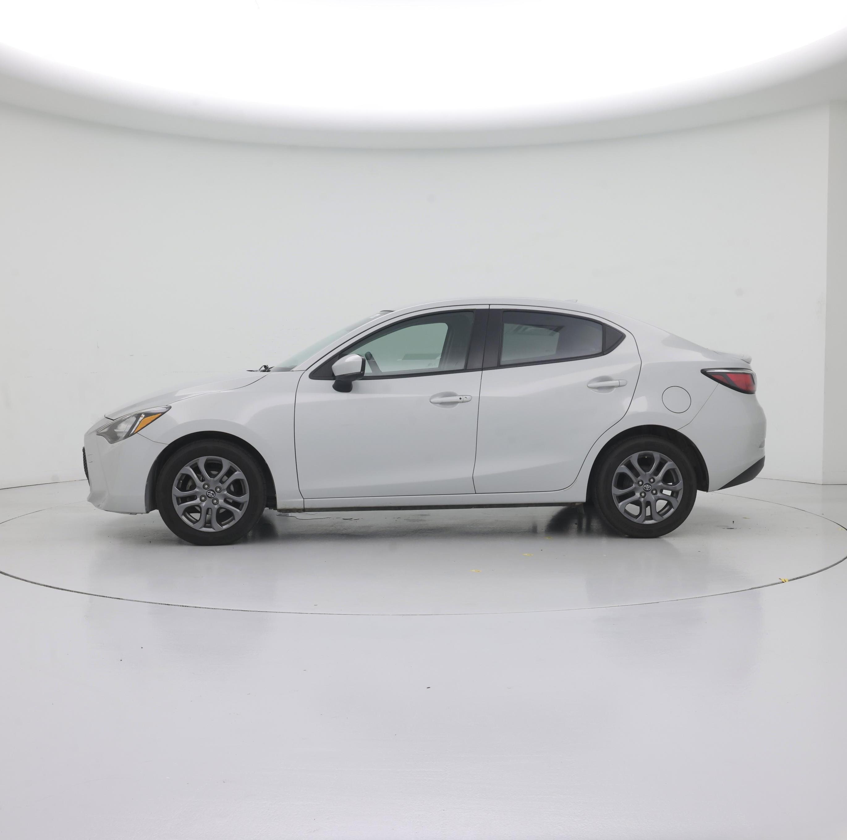 Thumbnail: 2019 Toyota Yaris - 3