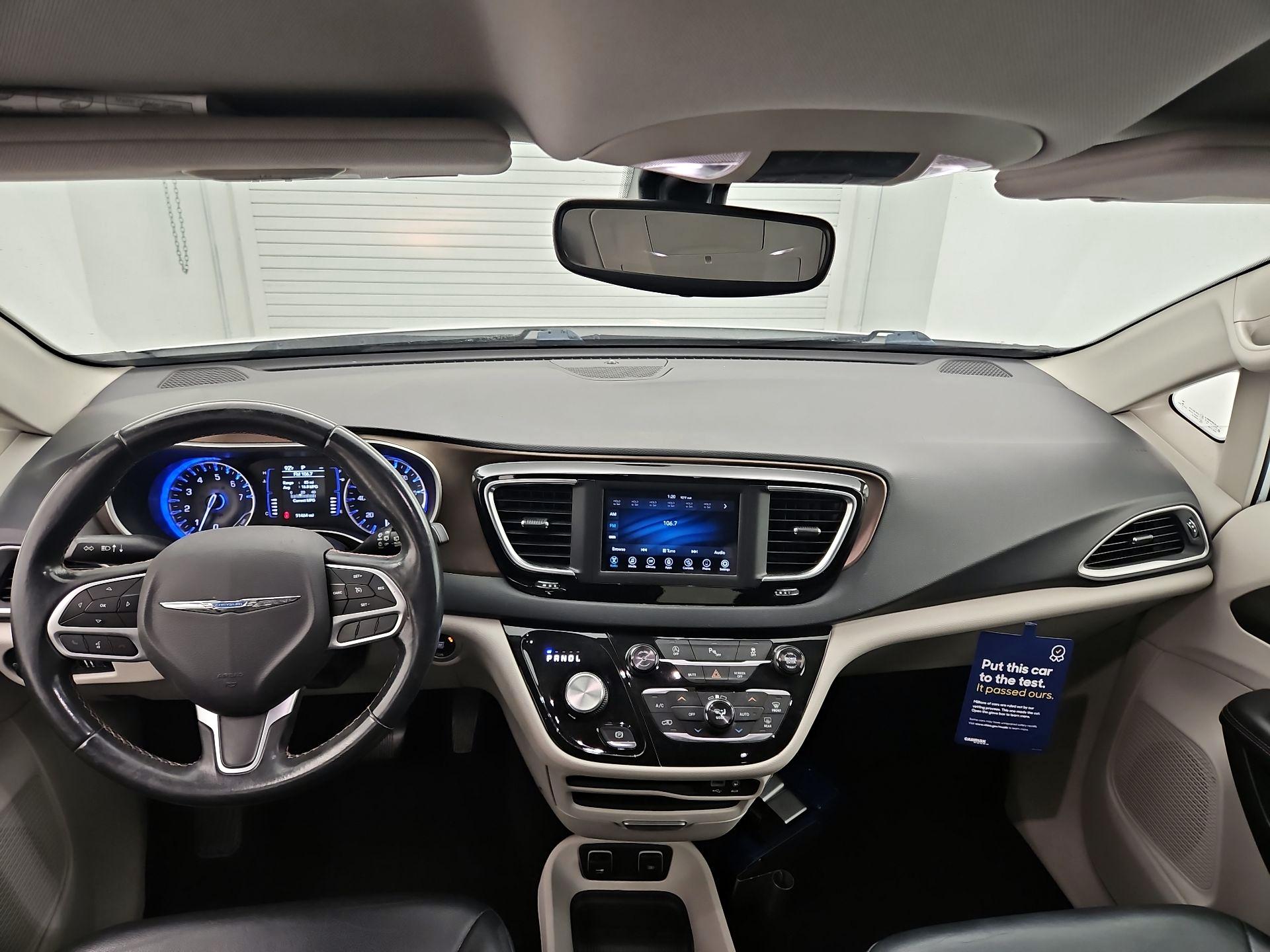 Thumbnail: 2018 Chrysler Pacifica - 9