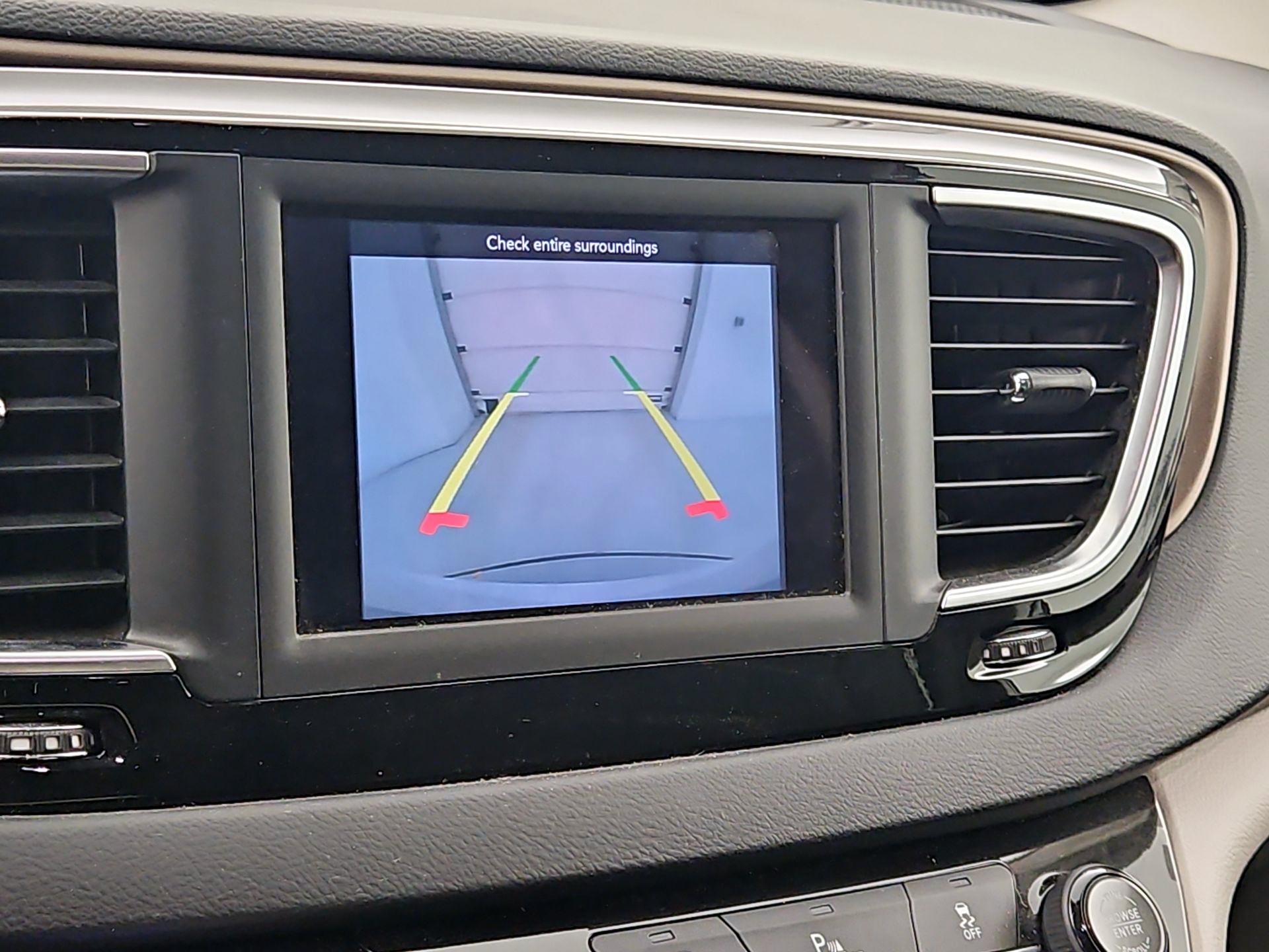 Thumbnail: 2018 Chrysler Pacifica - 14
