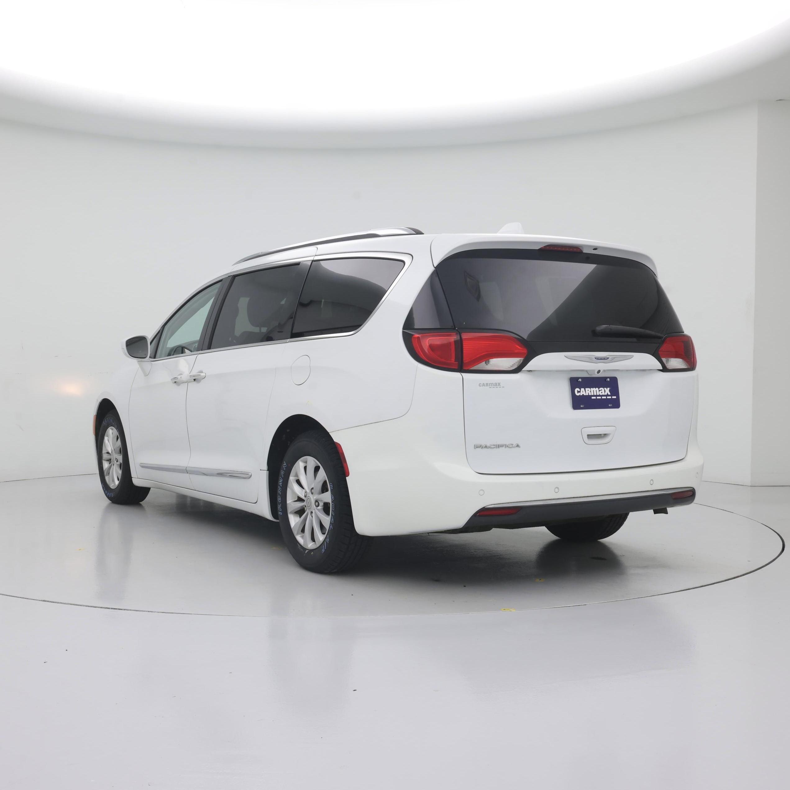 Thumbnail: 2018 Chrysler Pacifica - 2