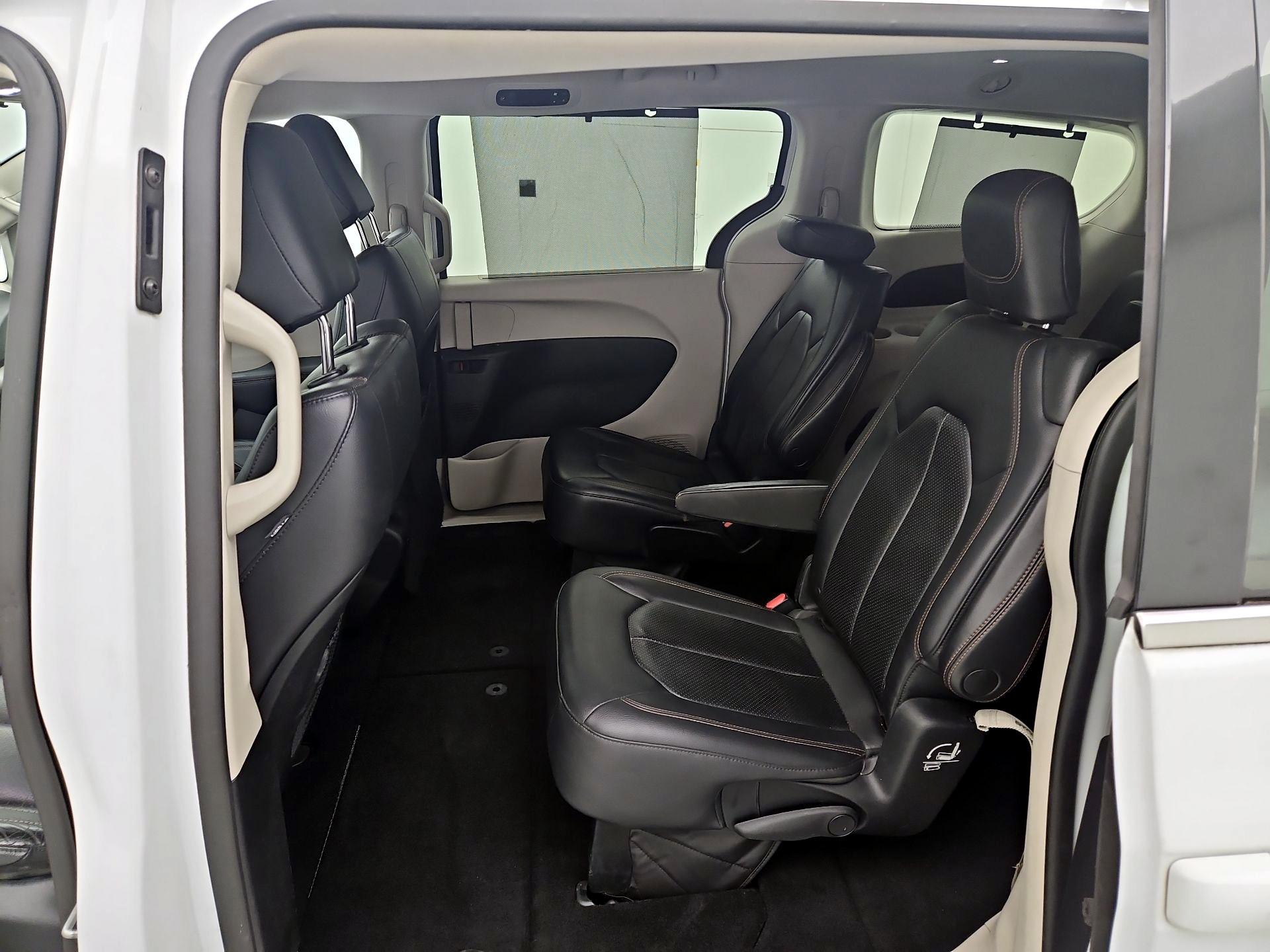 Thumbnail: 2018 Chrysler Pacifica - 19