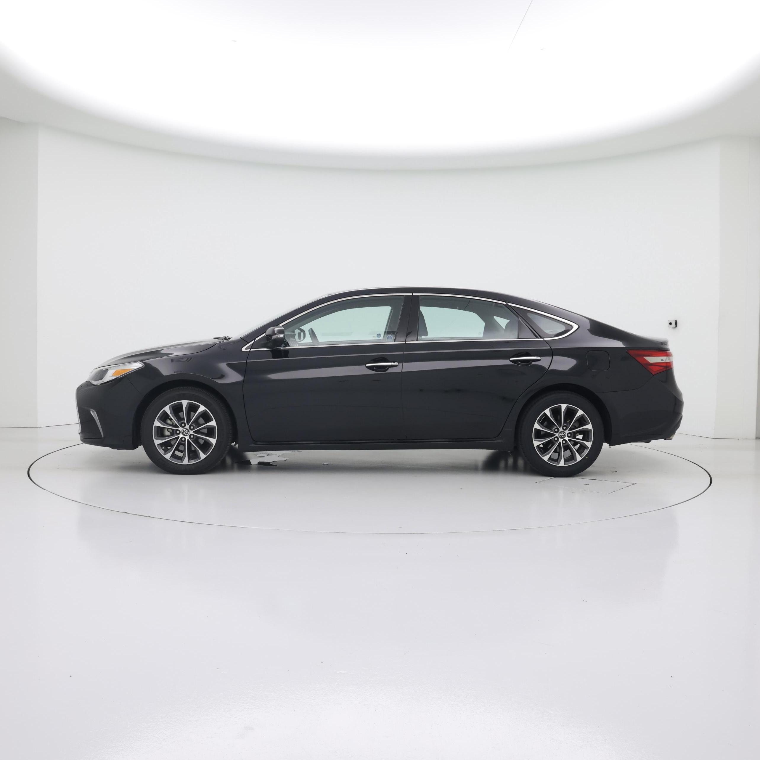 Thumbnail: 2016 Toyota Avalon - 3