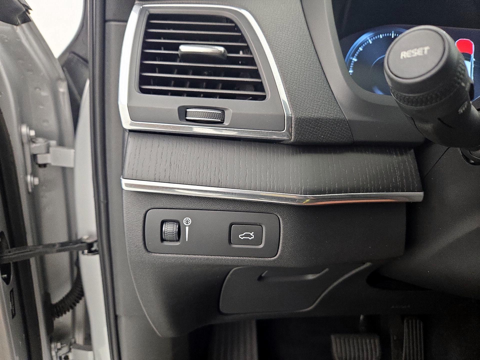 Thumbnail: 2020 Volvo XC90 - 13