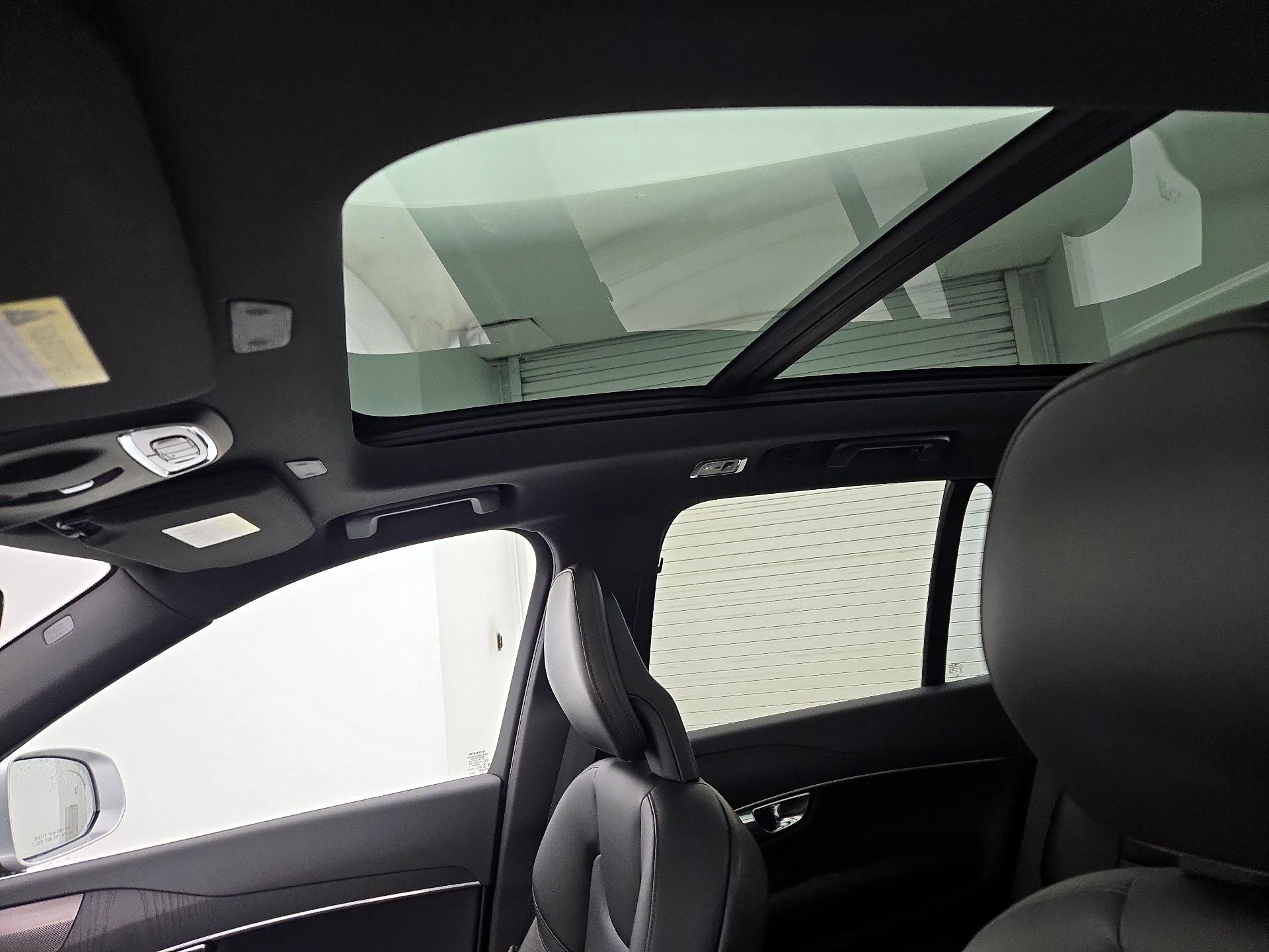 Thumbnail: 2020 Volvo XC90 - 20