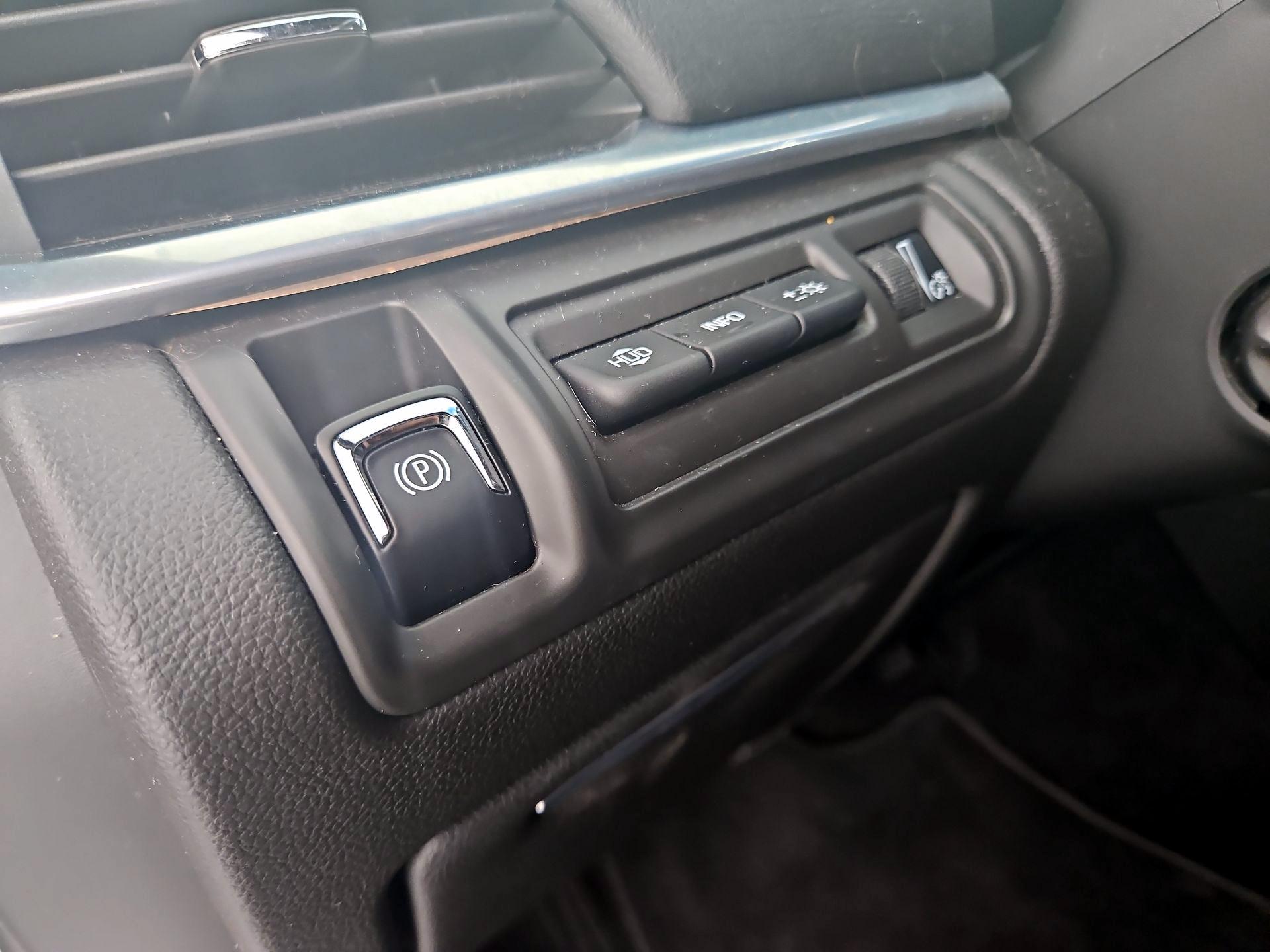 Thumbnail: 2015 Cadillac XTS - 13