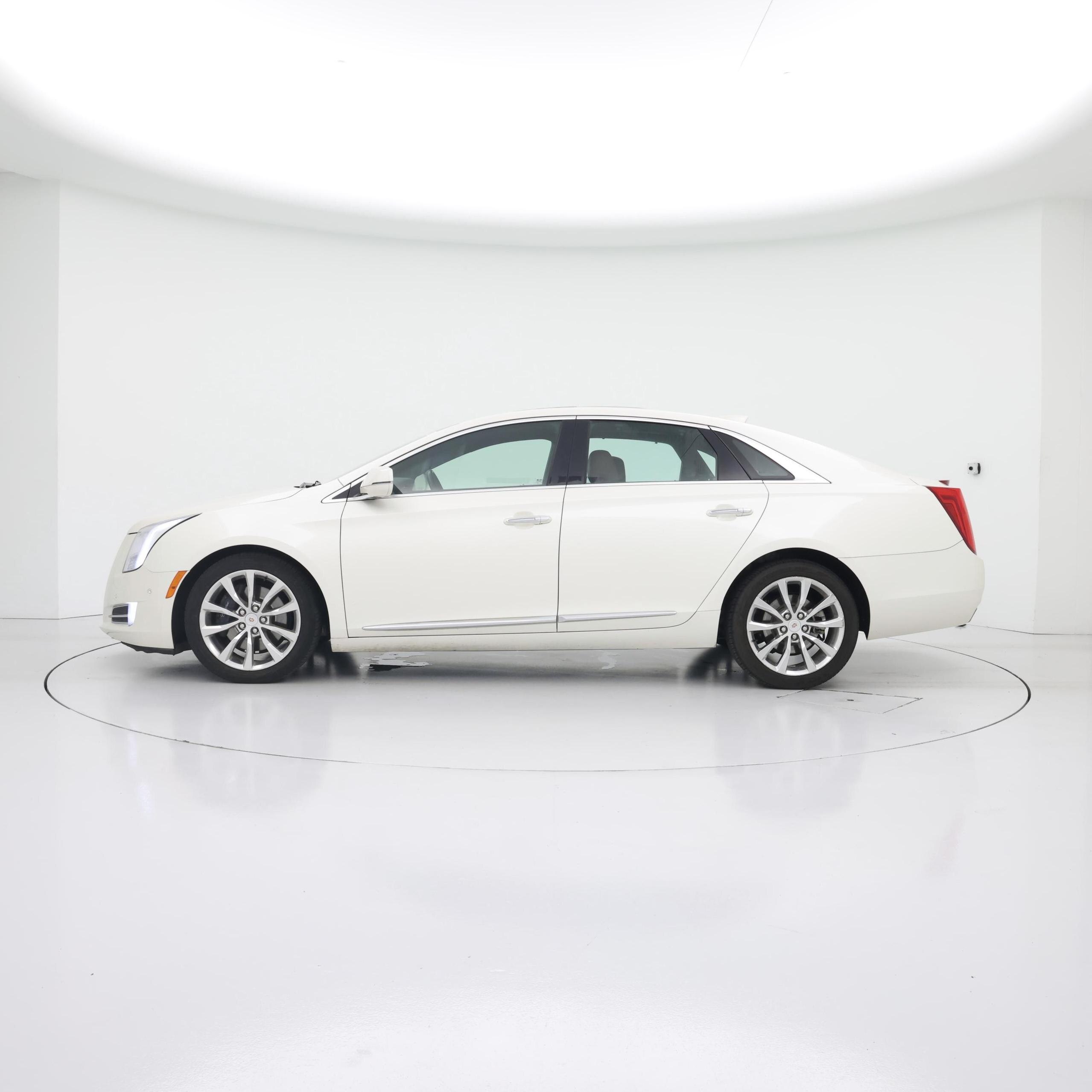Thumbnail: 2015 Cadillac XTS - 3