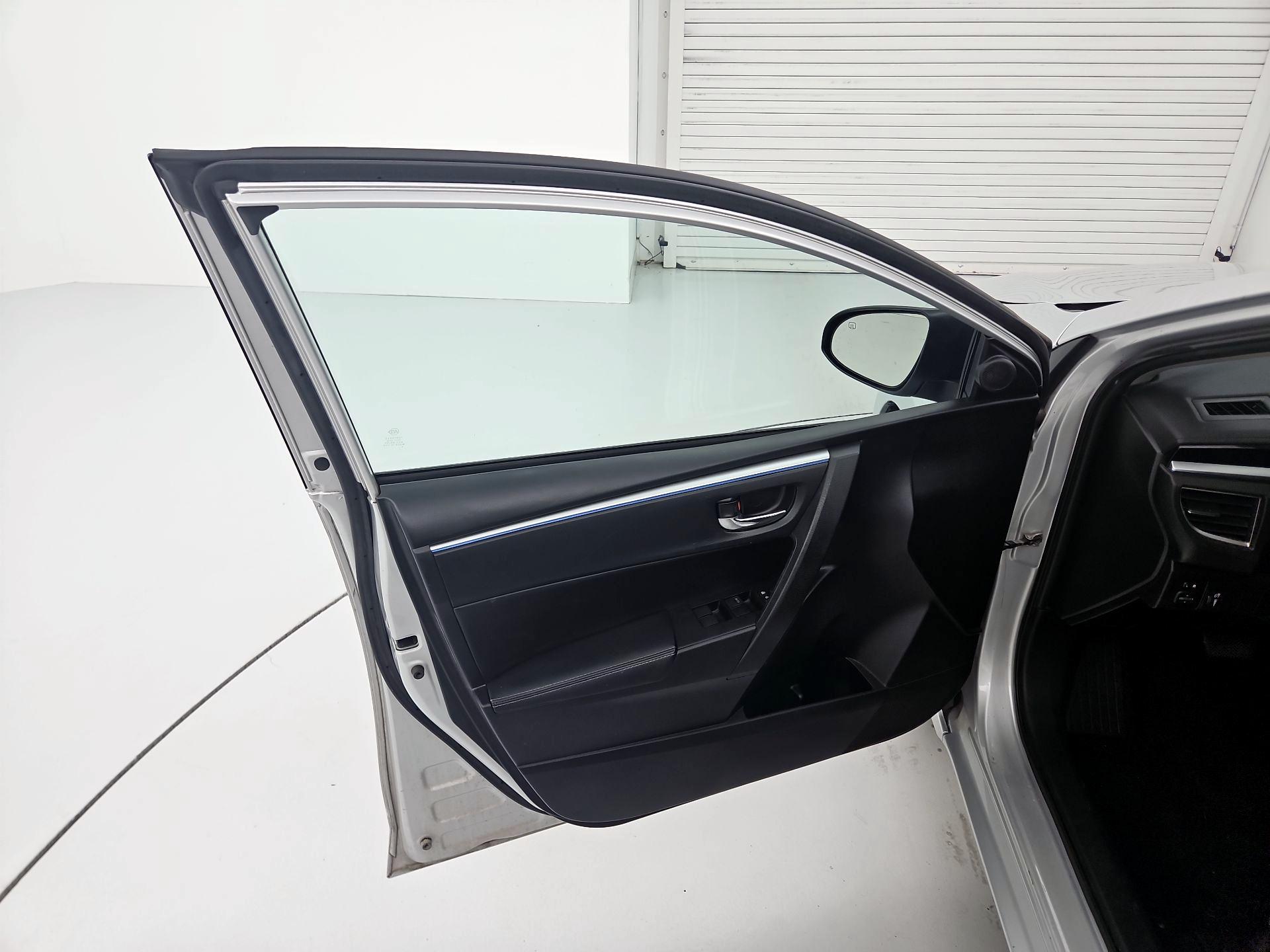 Thumbnail: 2014 Toyota Corolla - 12