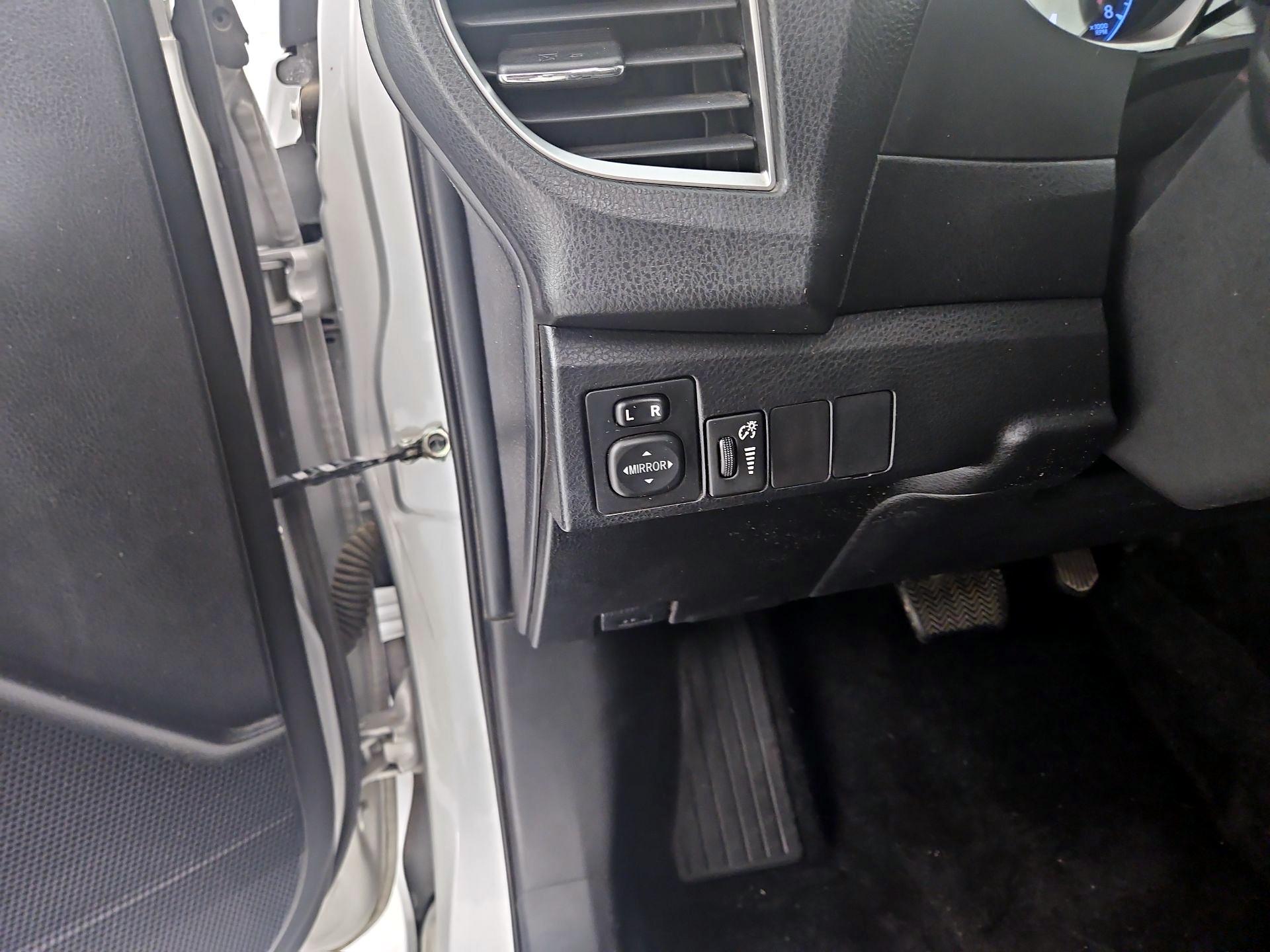 Thumbnail: 2014 Toyota Corolla - 13