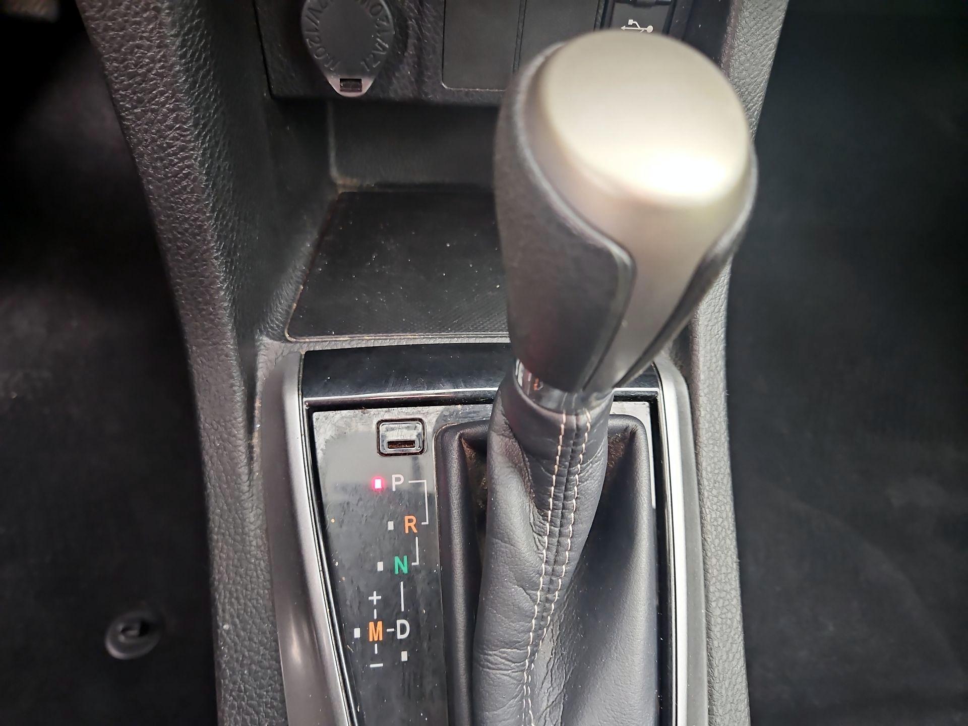 Thumbnail: 2014 Toyota Corolla - 17