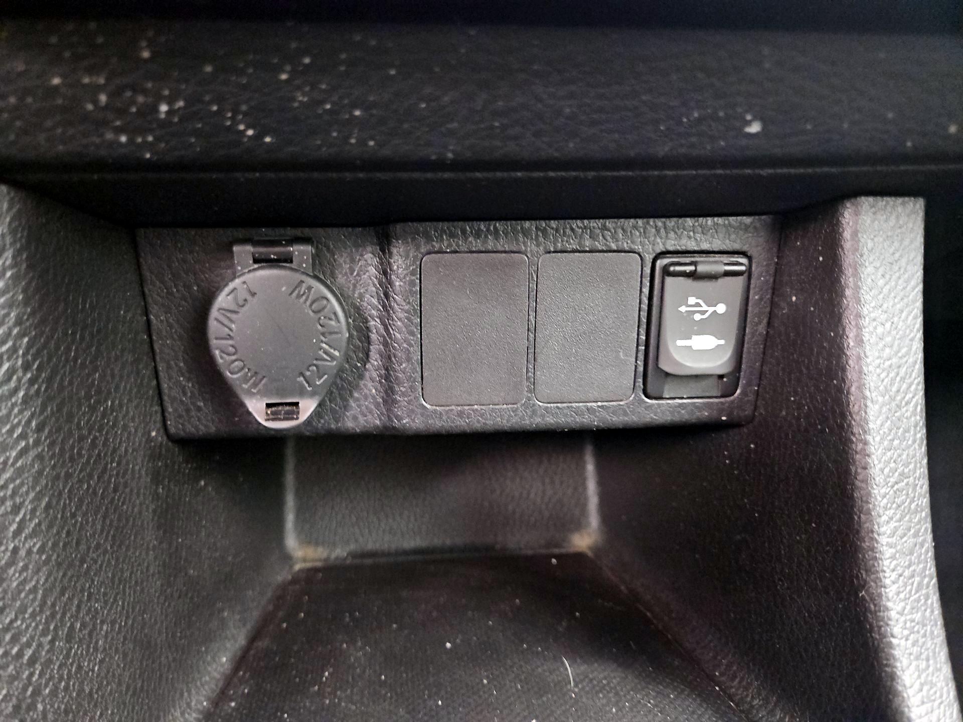 Thumbnail: 2014 Toyota Corolla - 18