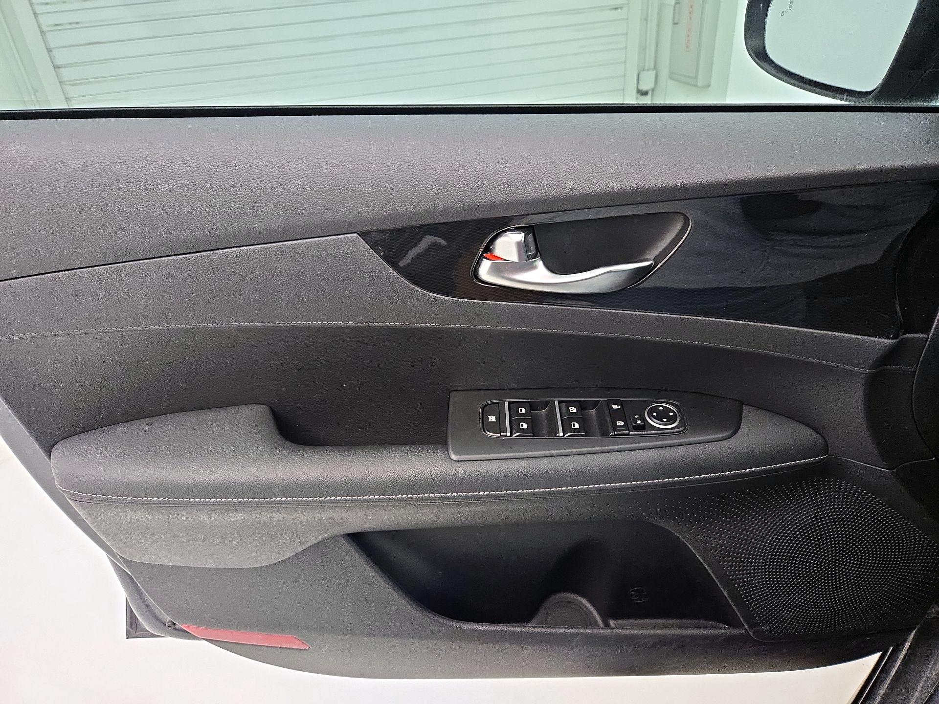 Thumbnail: 2024 Kia Forte - 12