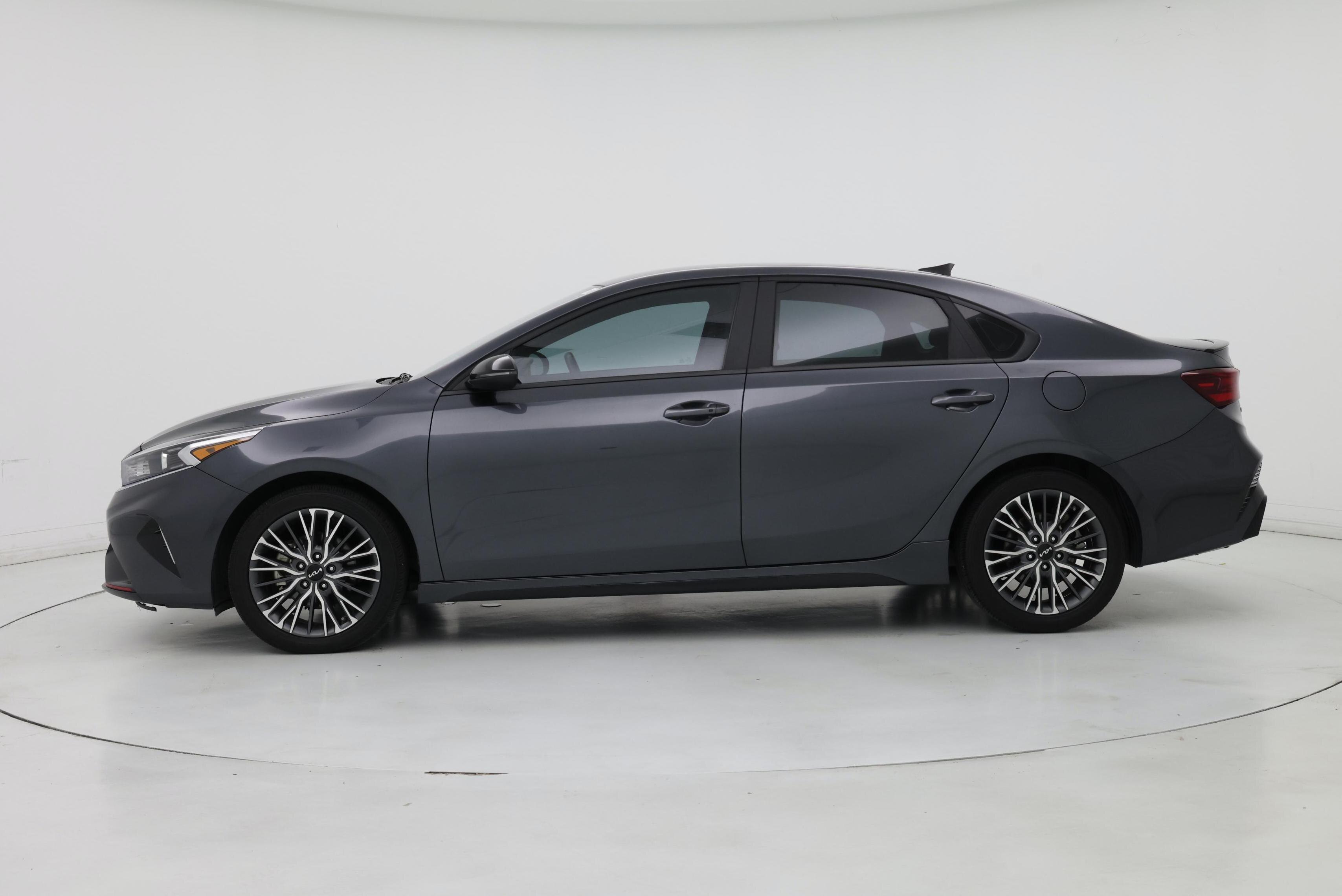 Thumbnail: 2024 Kia Forte - 3