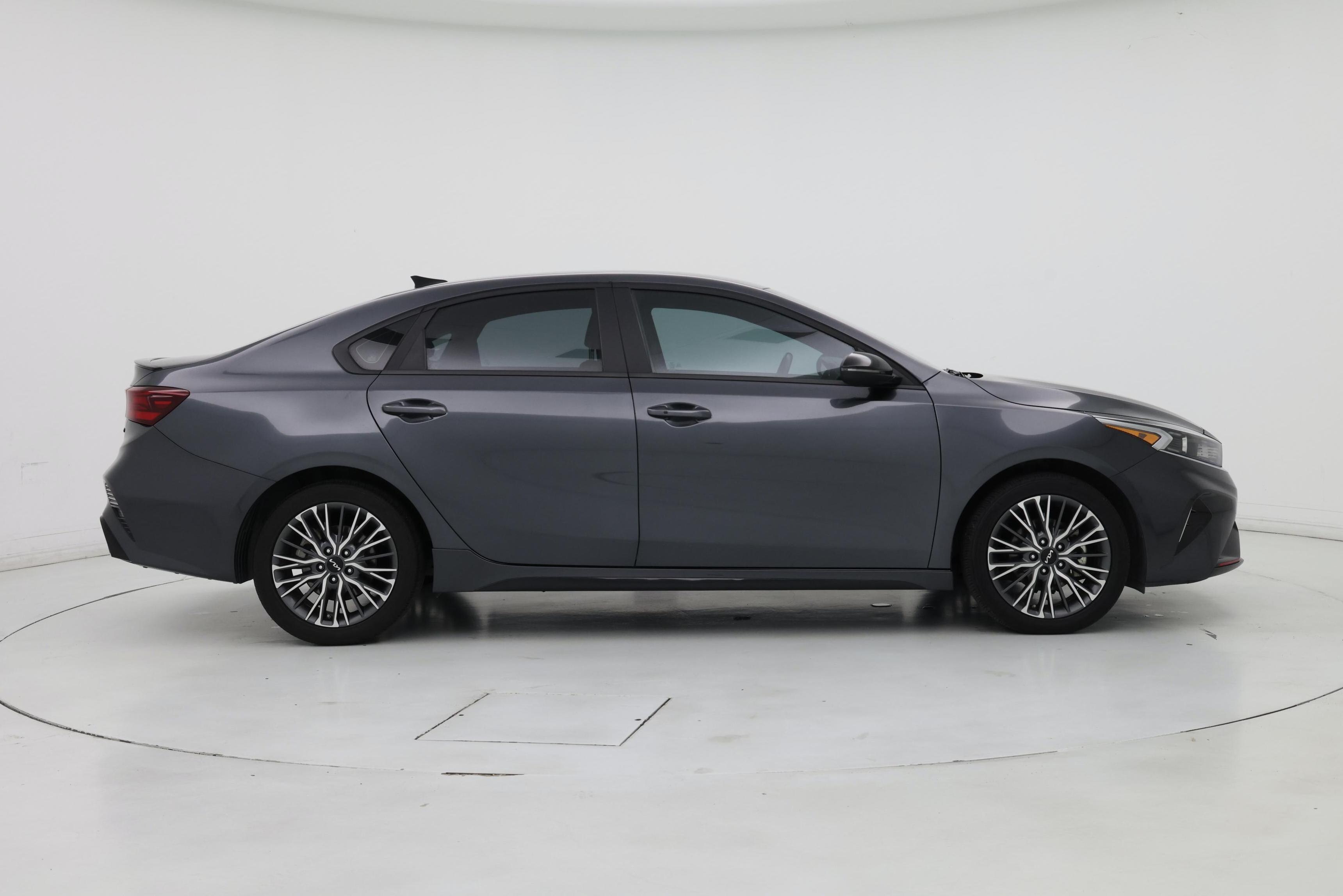 Thumbnail: 2024 Kia Forte - 7
