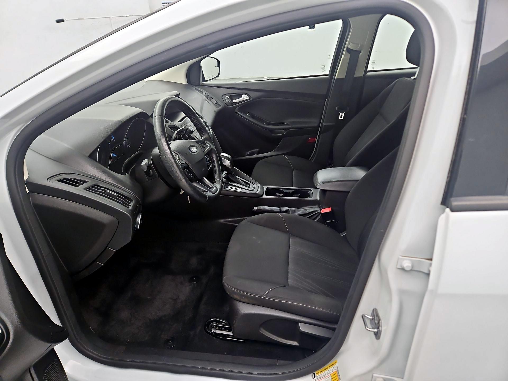 Thumbnail: 2016 Ford Focus - 11