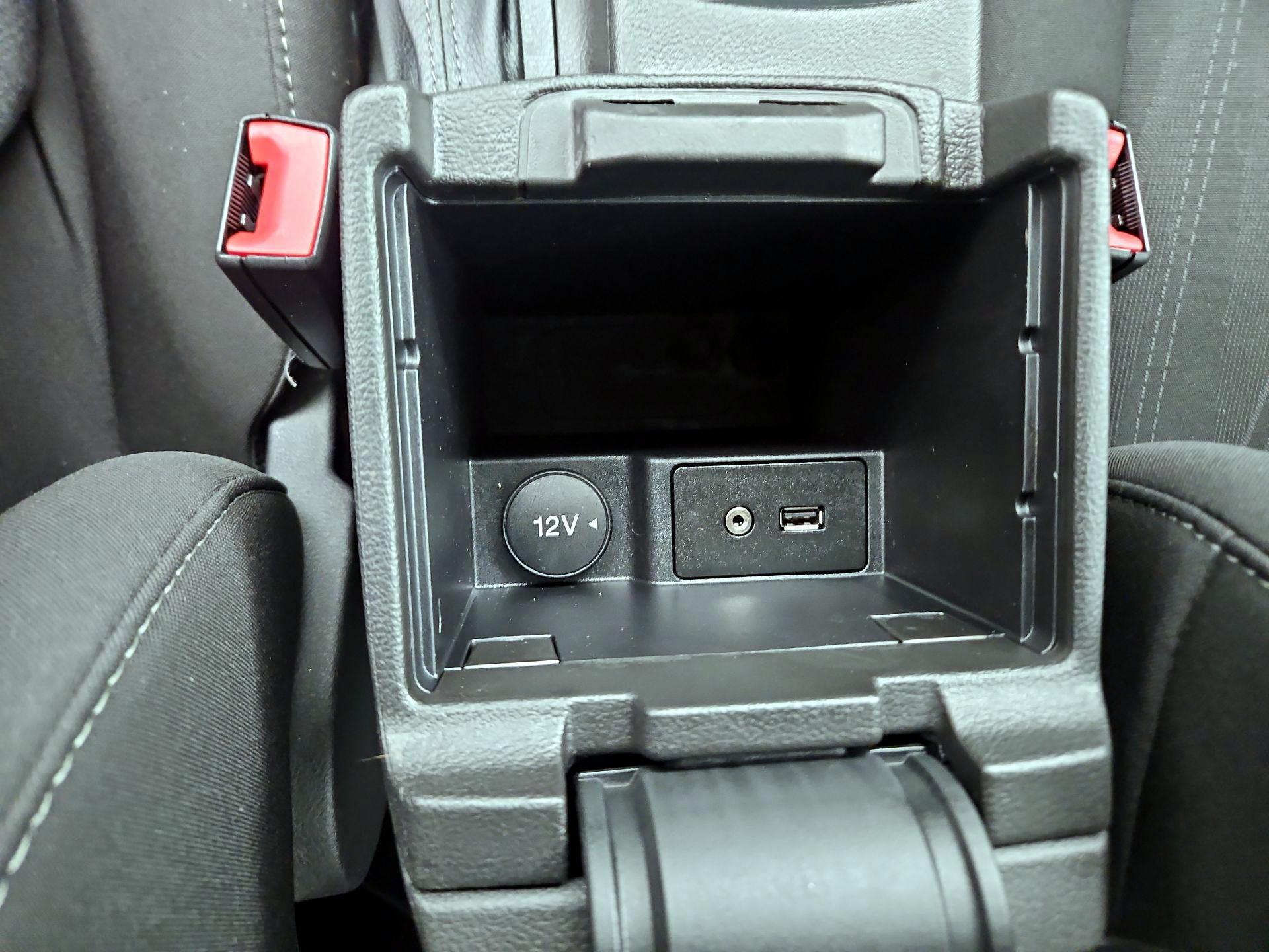 Thumbnail: 2016 Ford Focus - 16