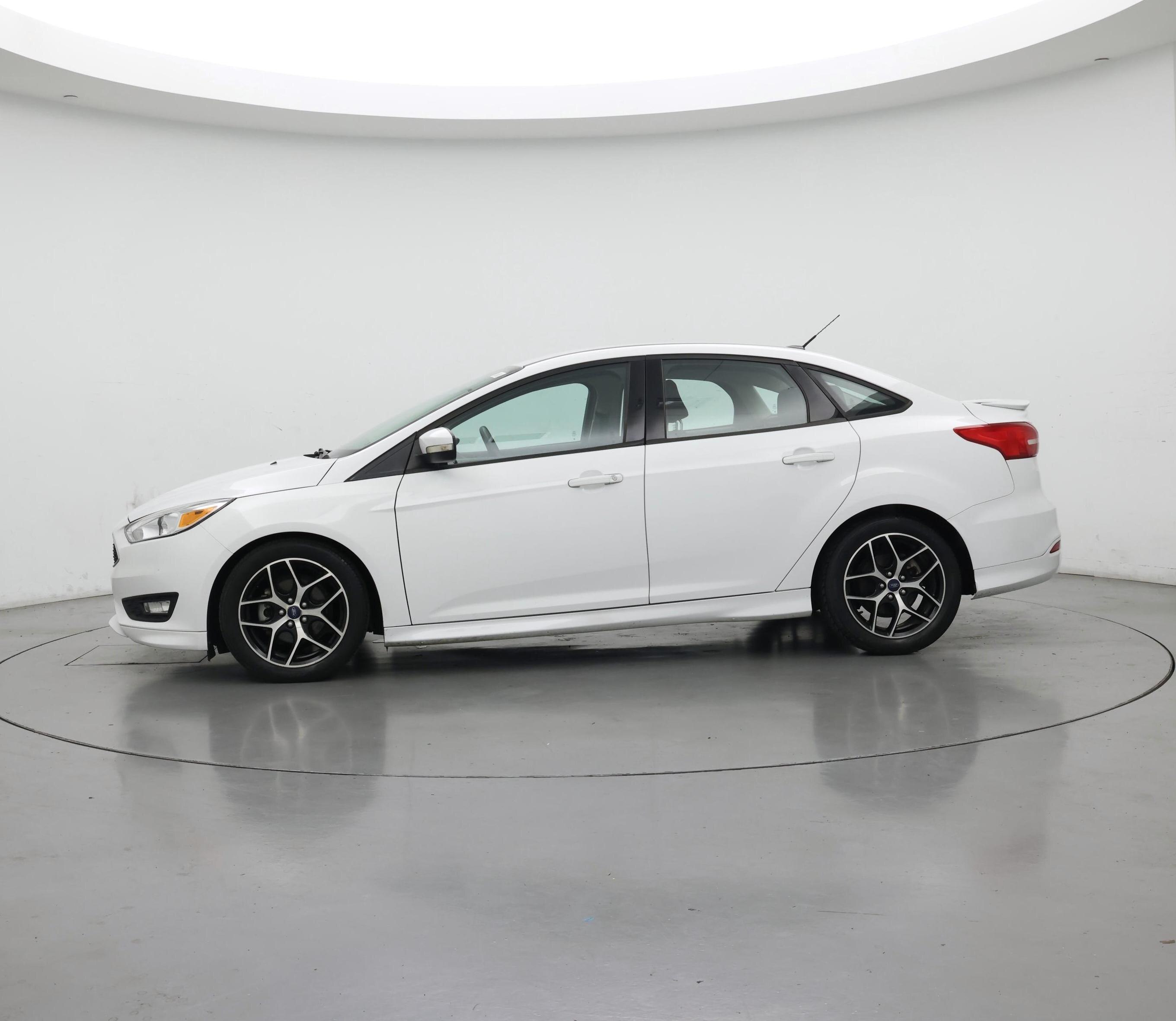 Thumbnail: 2016 Ford Focus - 3