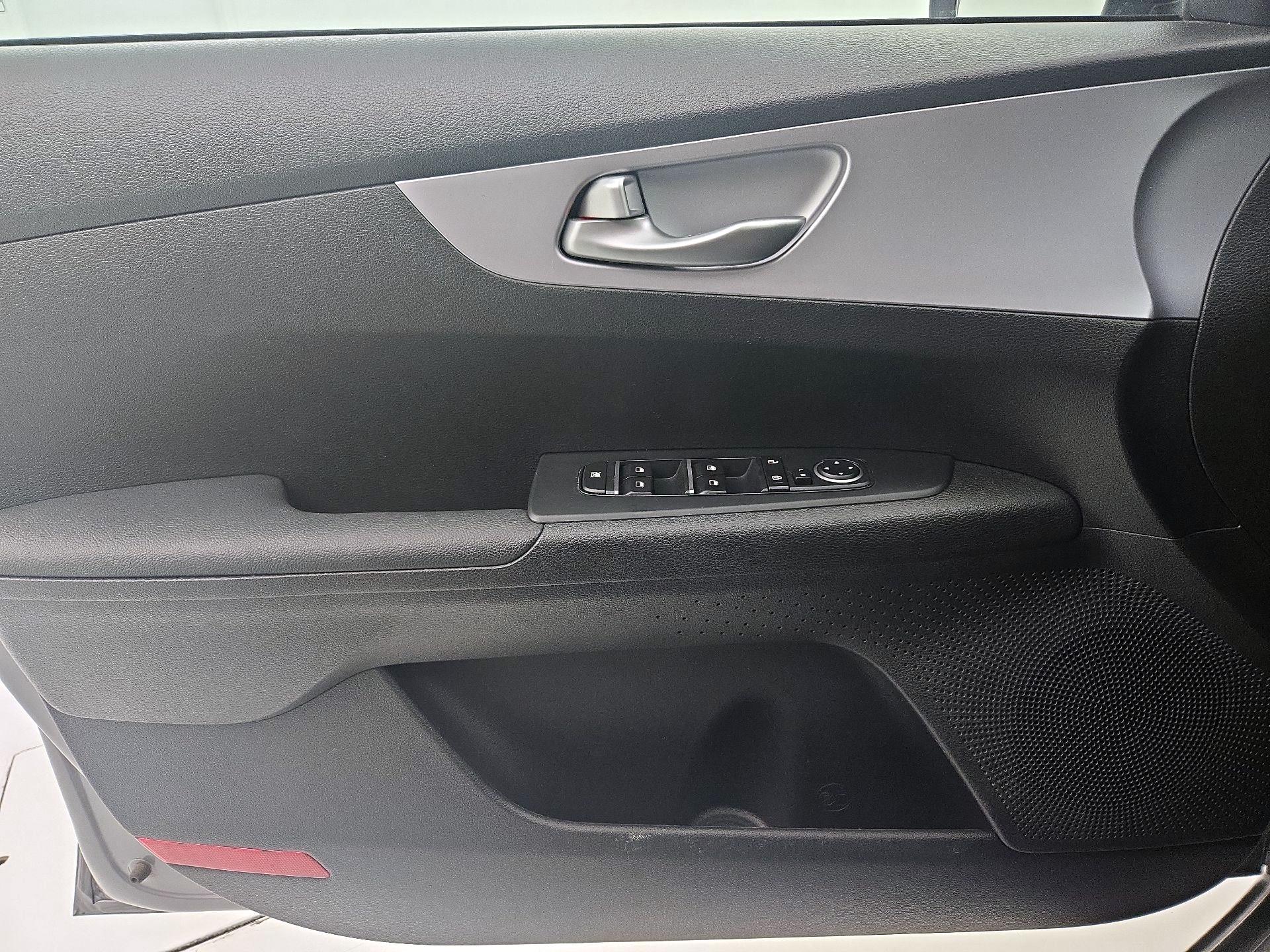 Thumbnail: 2024 Kia Forte - 12