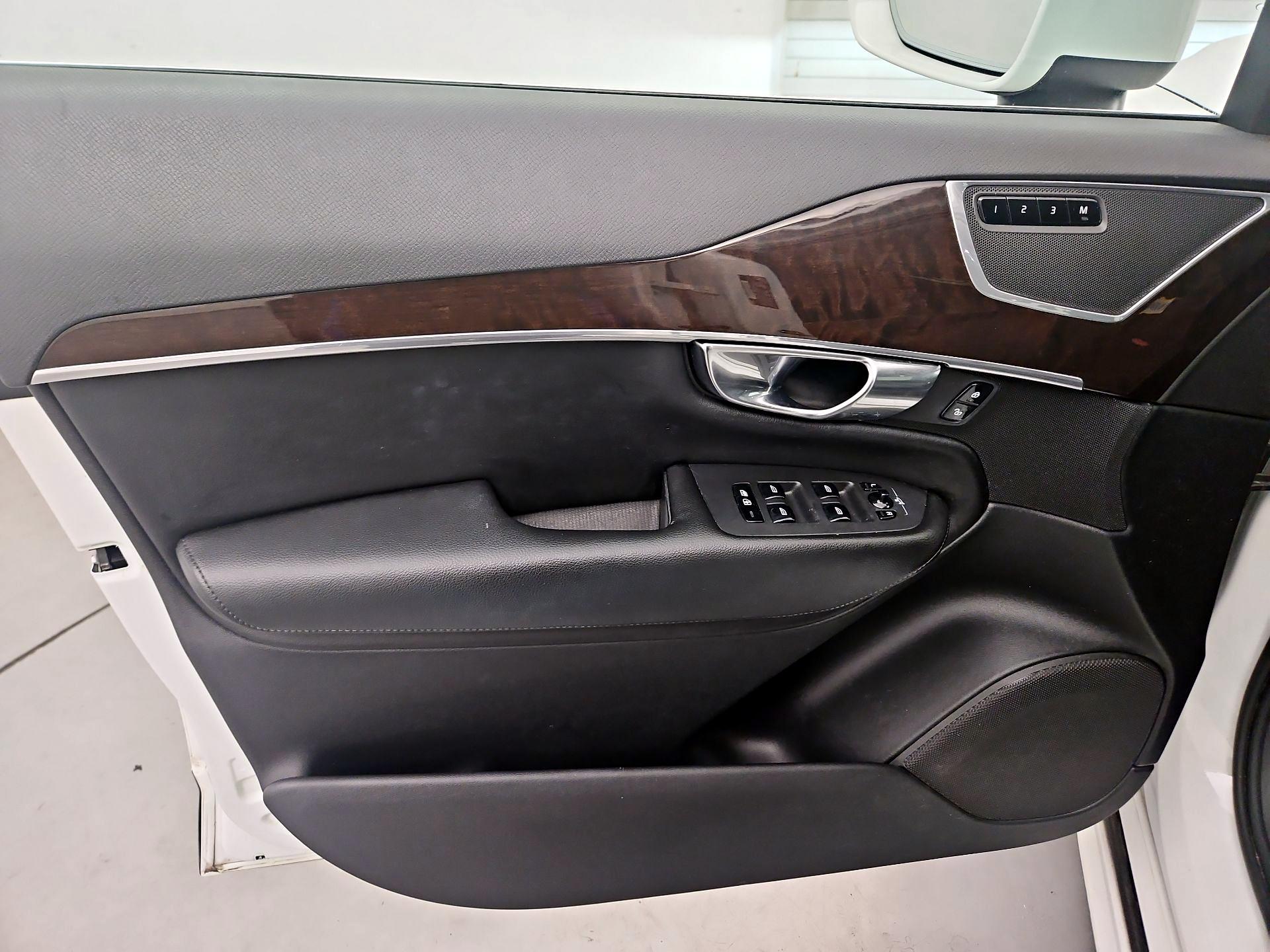 Thumbnail: 2019 Volvo XC90 - 12