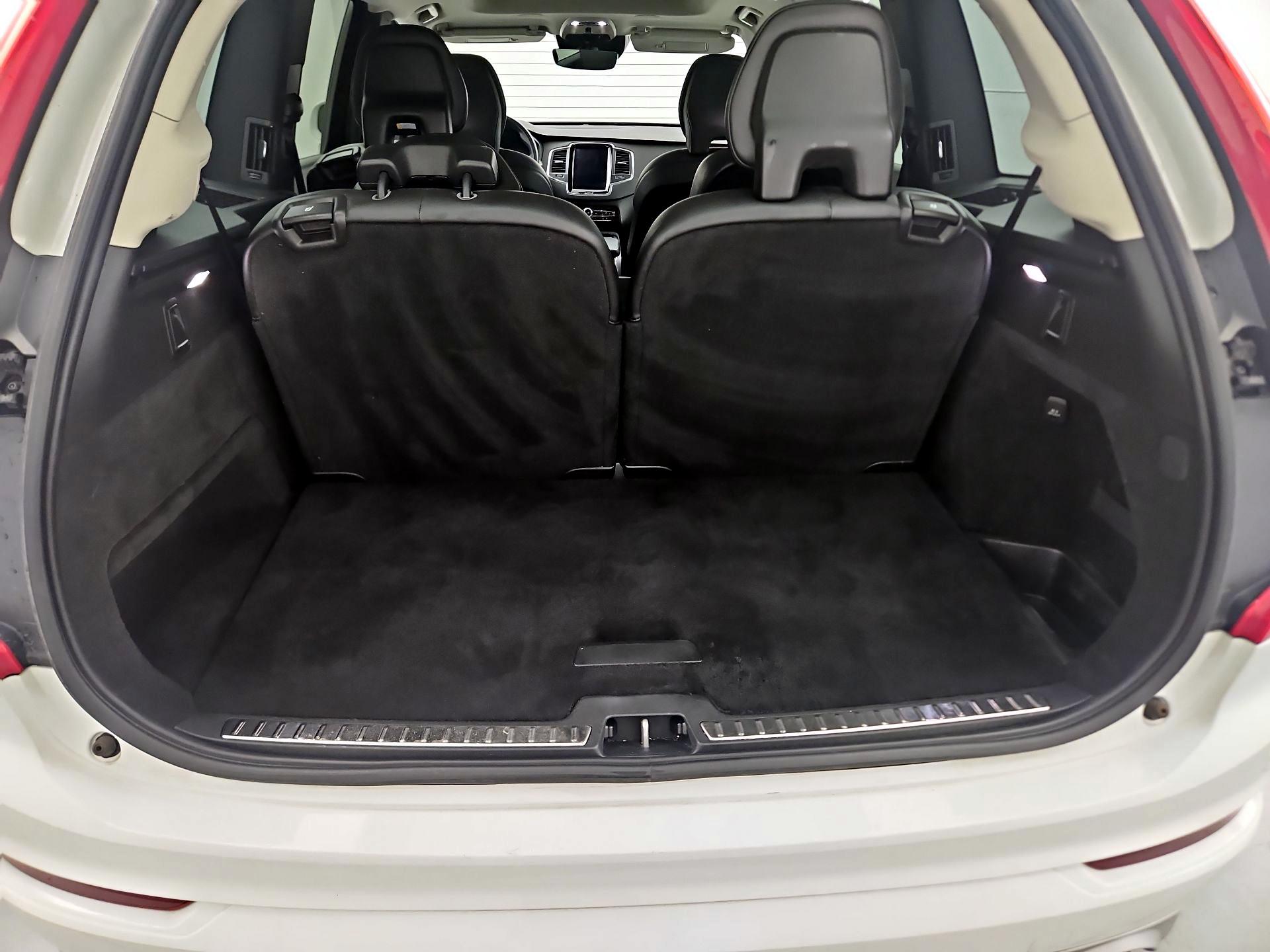 Thumbnail: 2019 Volvo XC90 - 16