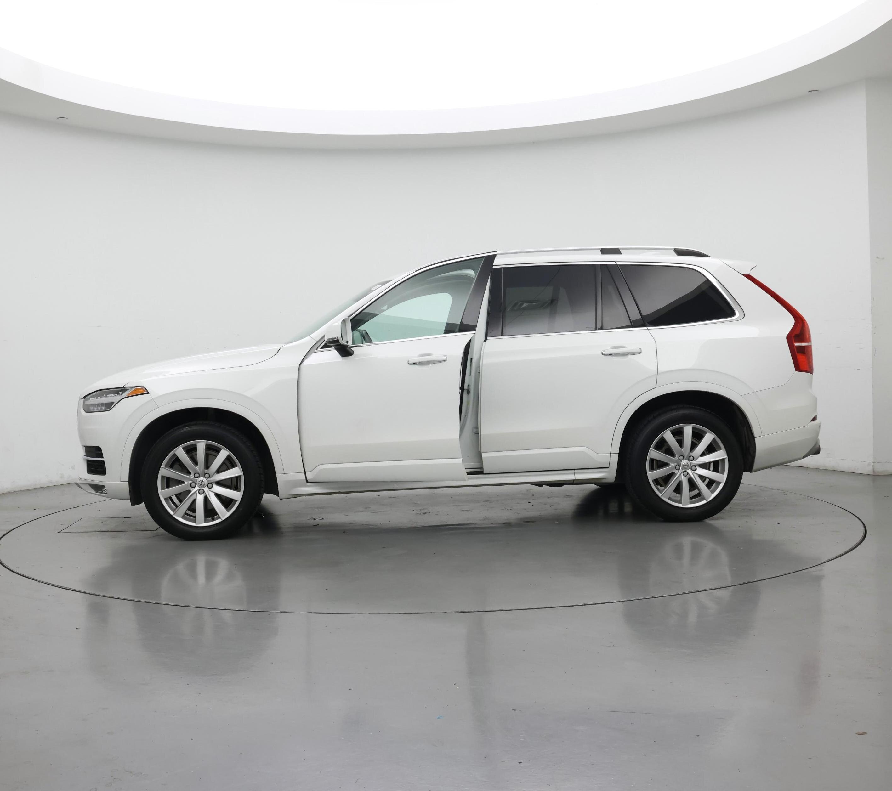 Thumbnail: 2019 Volvo XC90 - 3