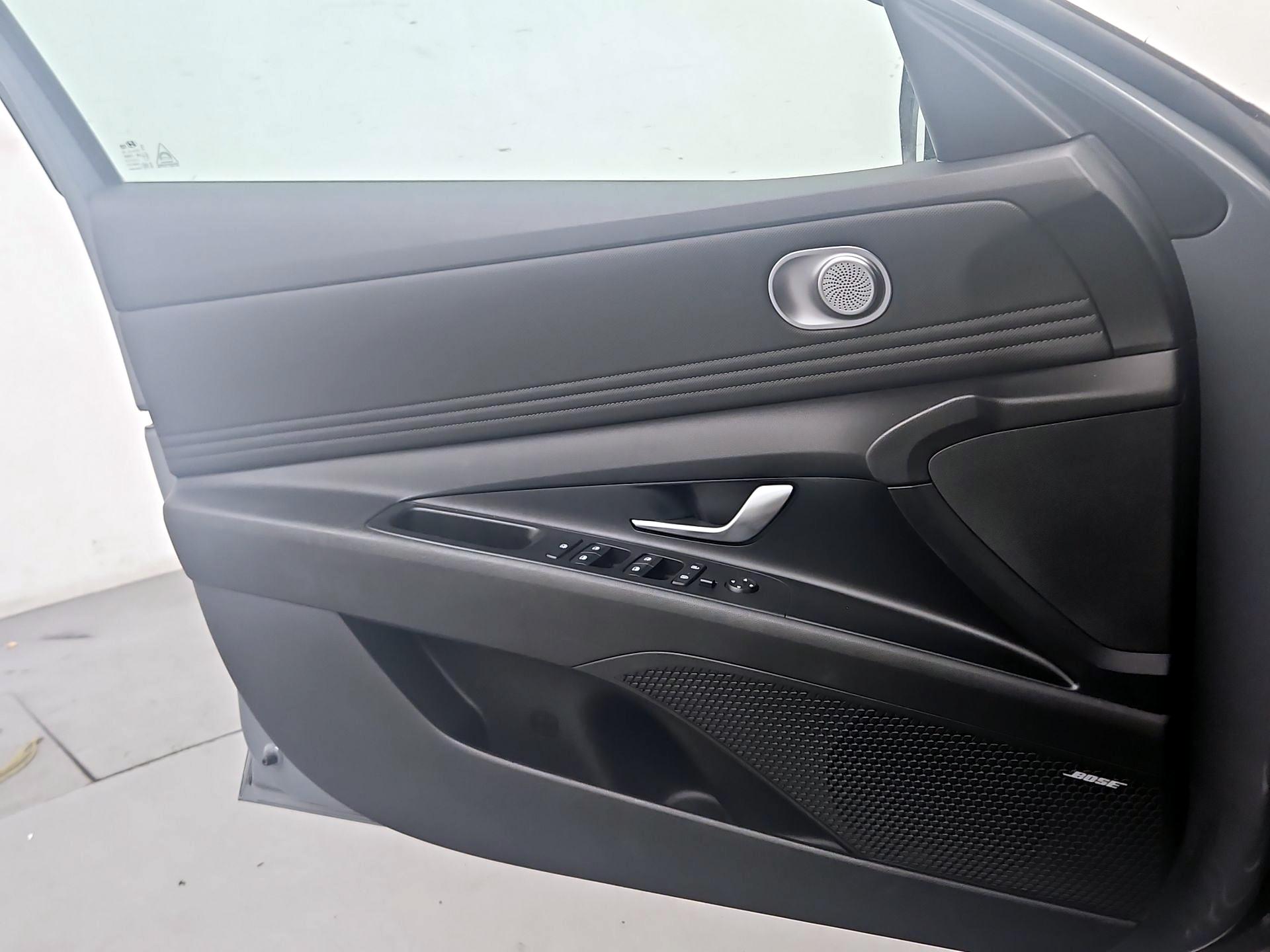 Thumbnail: 2021 Hyundai Elantra - 12