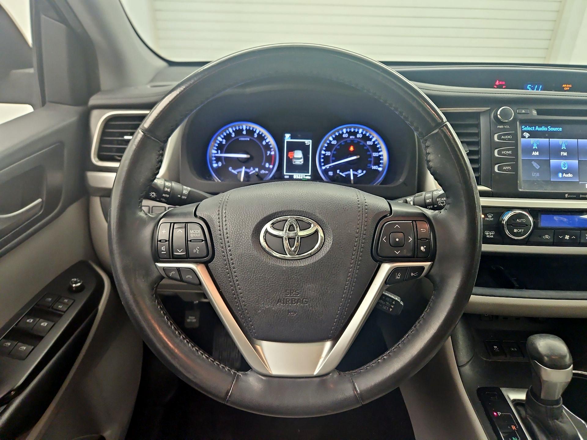 Thumbnail: 2019 Toyota Highlander - 10