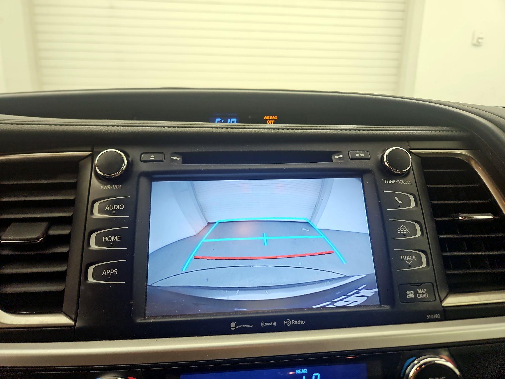 Thumbnail: 2019 Toyota Highlander - 14