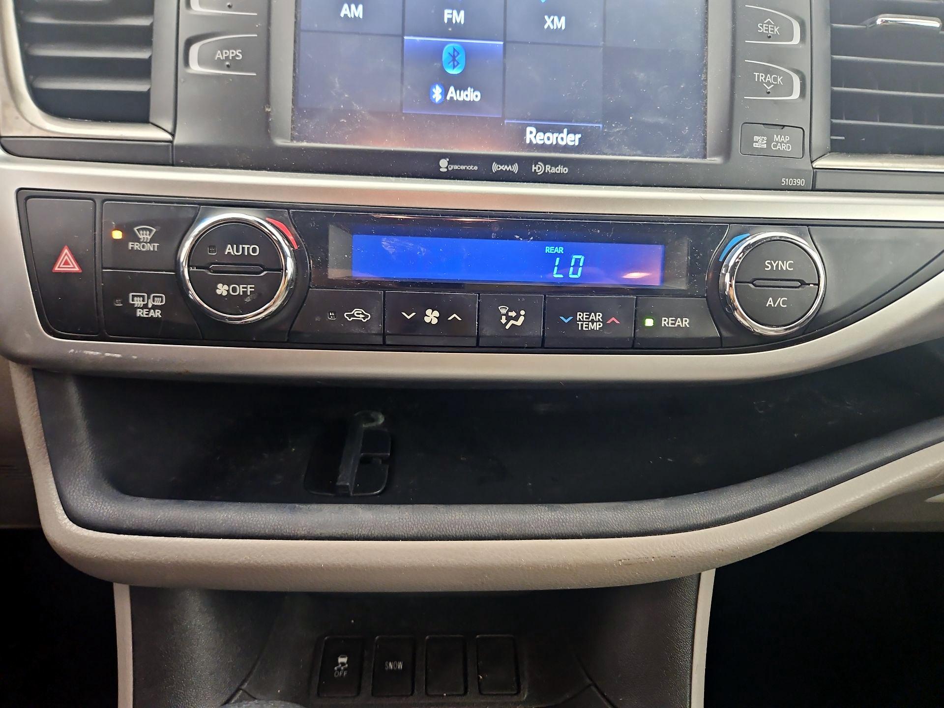 Thumbnail: 2019 Toyota Highlander - 16