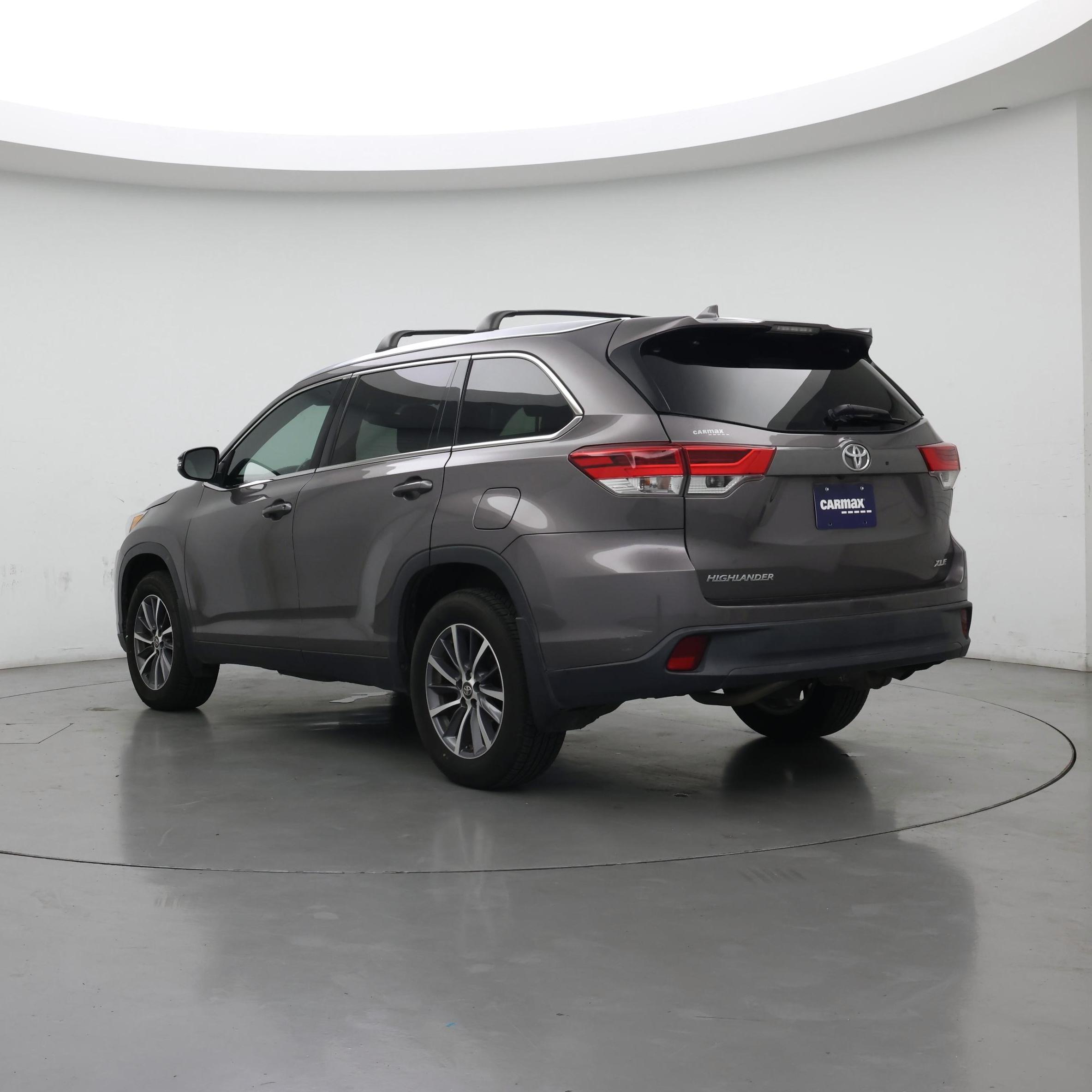 Thumbnail: 2019 Toyota Highlander - 2