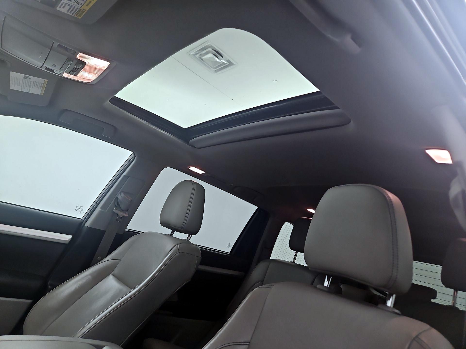 Thumbnail: 2019 Toyota Highlander - 19