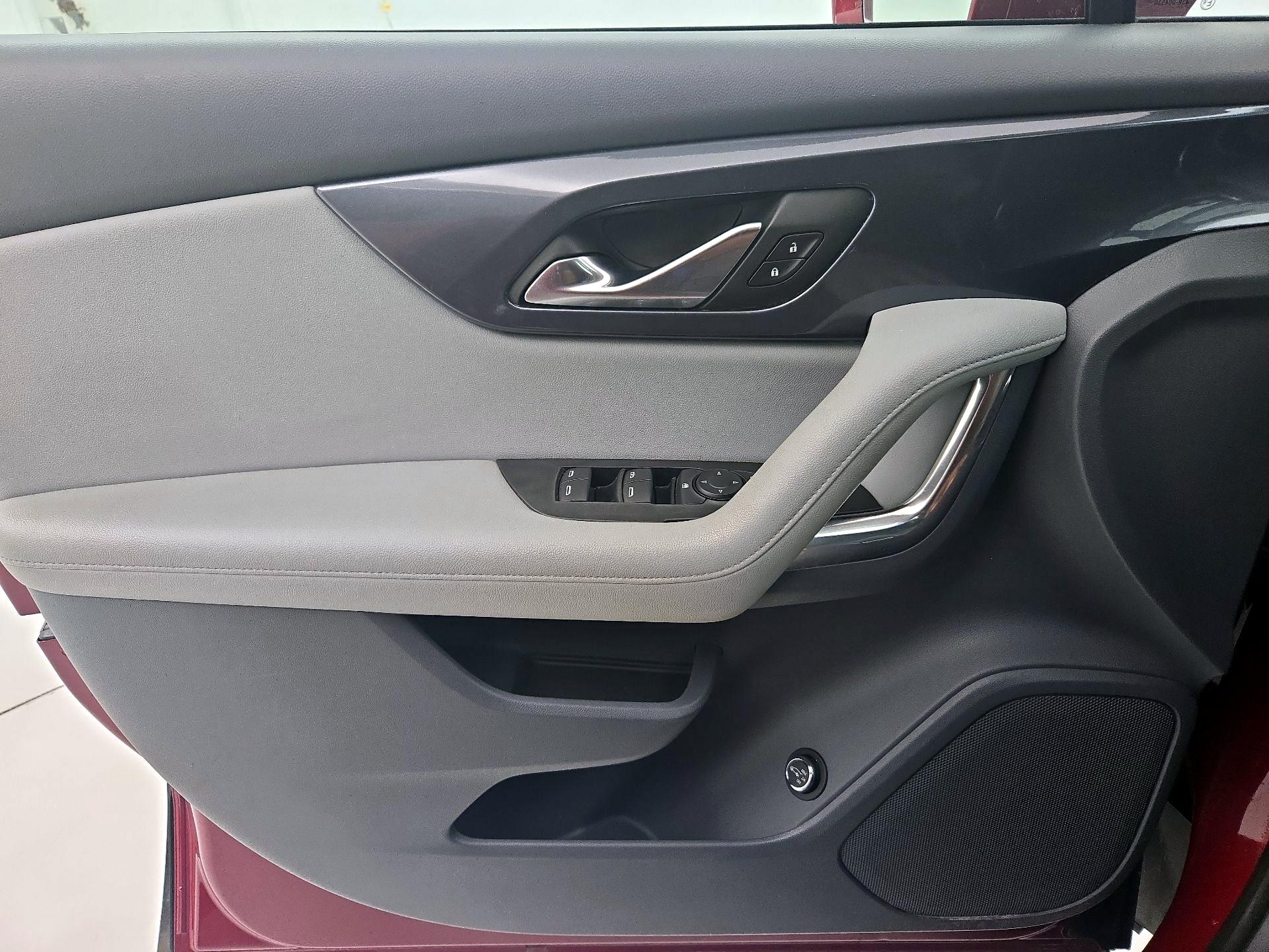 Thumbnail: 2020 Chevrolet Blazer - 12
