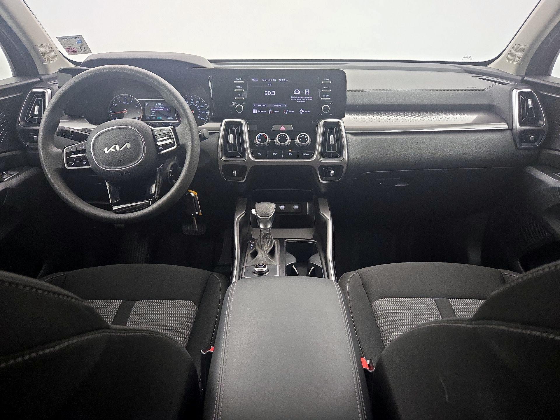 Thumbnail: 2023 Kia Sorento - 9