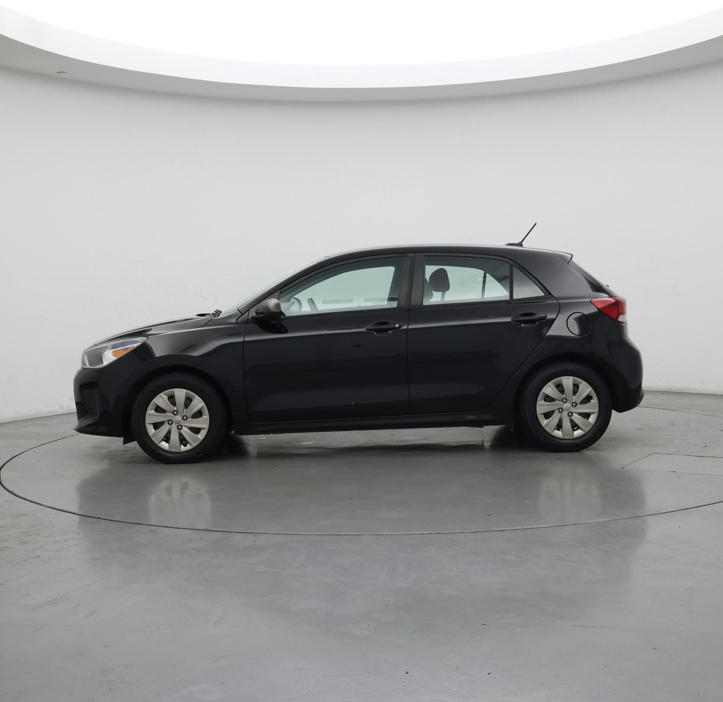 Thumbnail: 2018 Kia Rio5 - 3